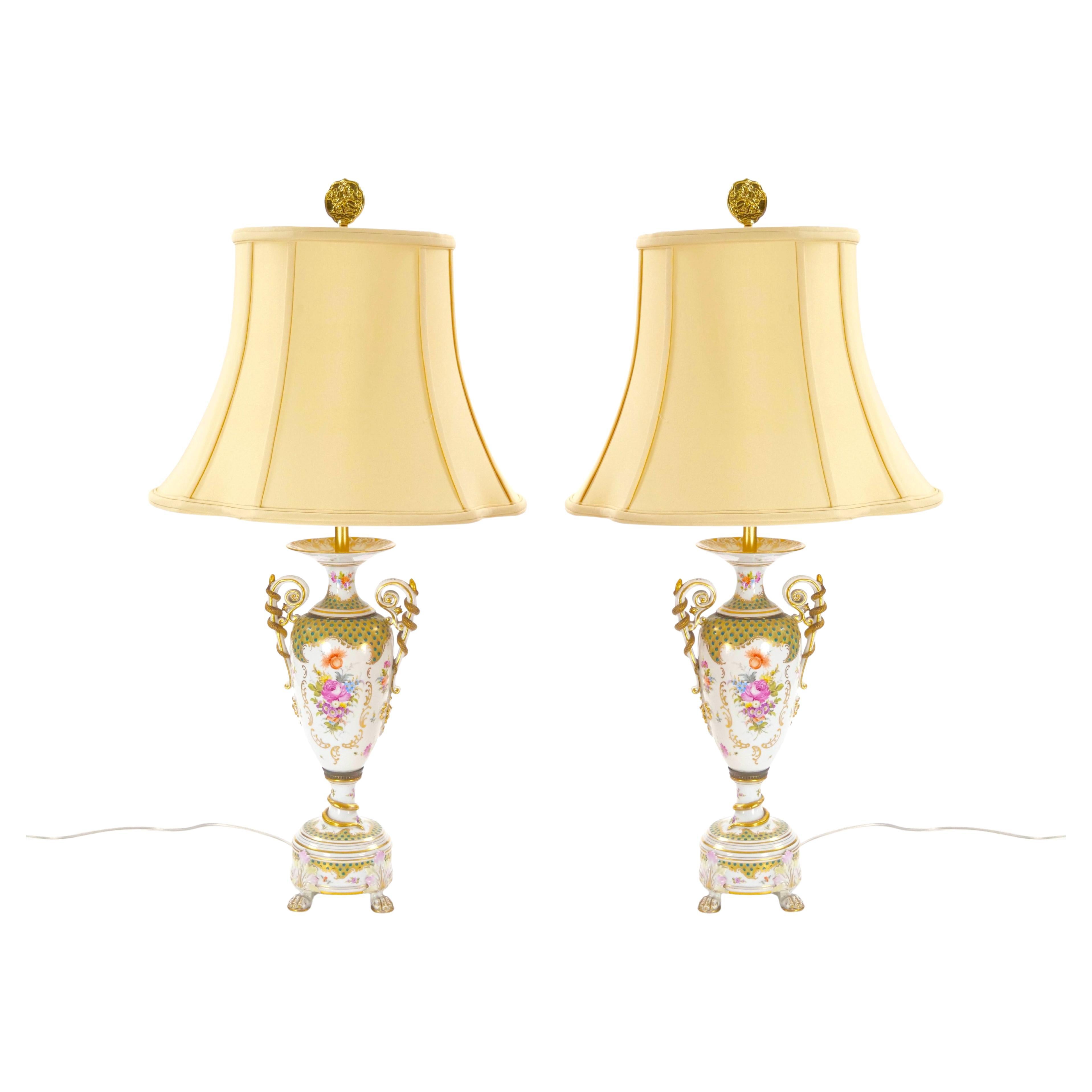 Lampade da tavolo a due manici in porcellana dorata a mano della fine del XIX secolo
