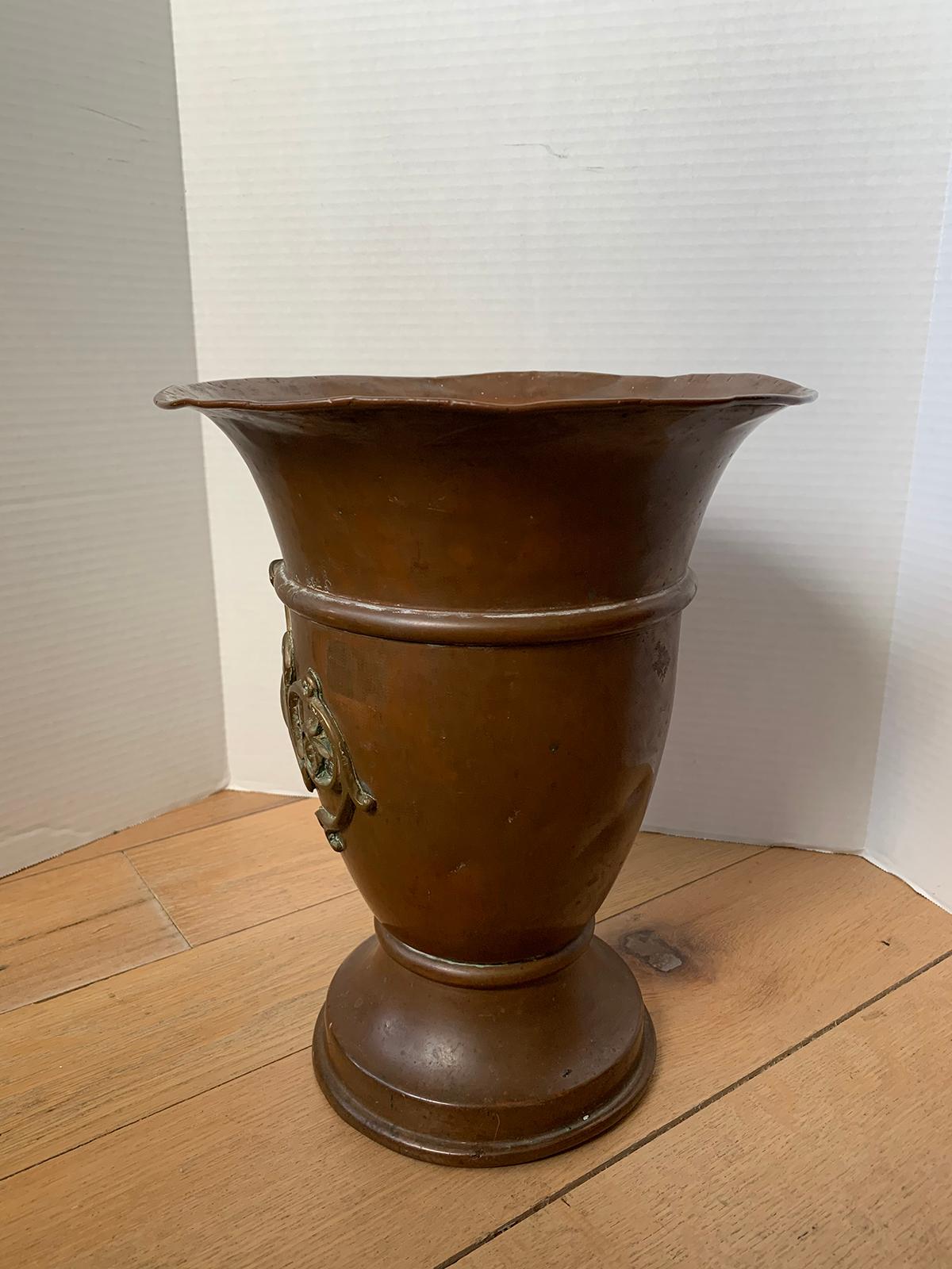 Late 19th Century Copper Cachepot with Crest by Joseph Heinrichs, Marked 9