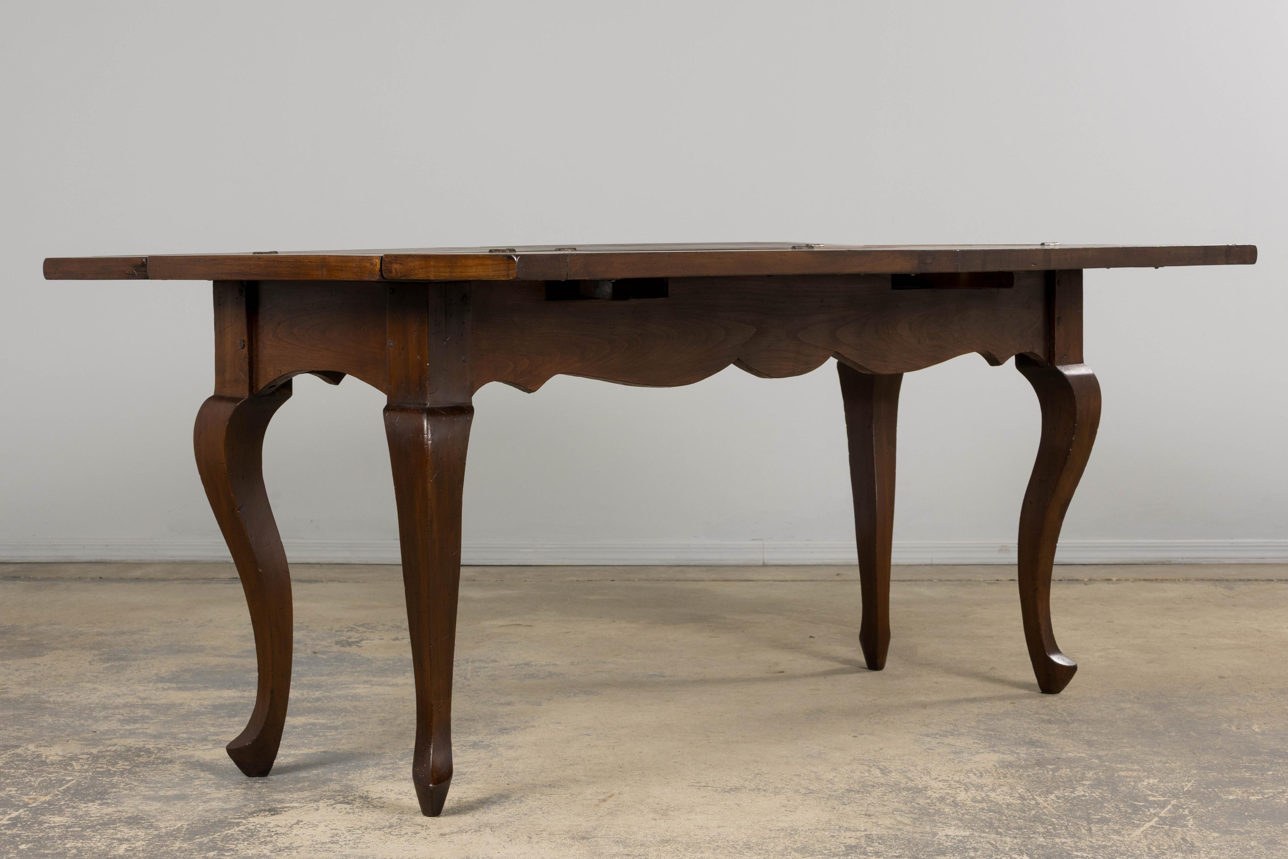 Late 19th Century Country French Provincial Maple Folding Farmhouse Dining Table For Sale 13
