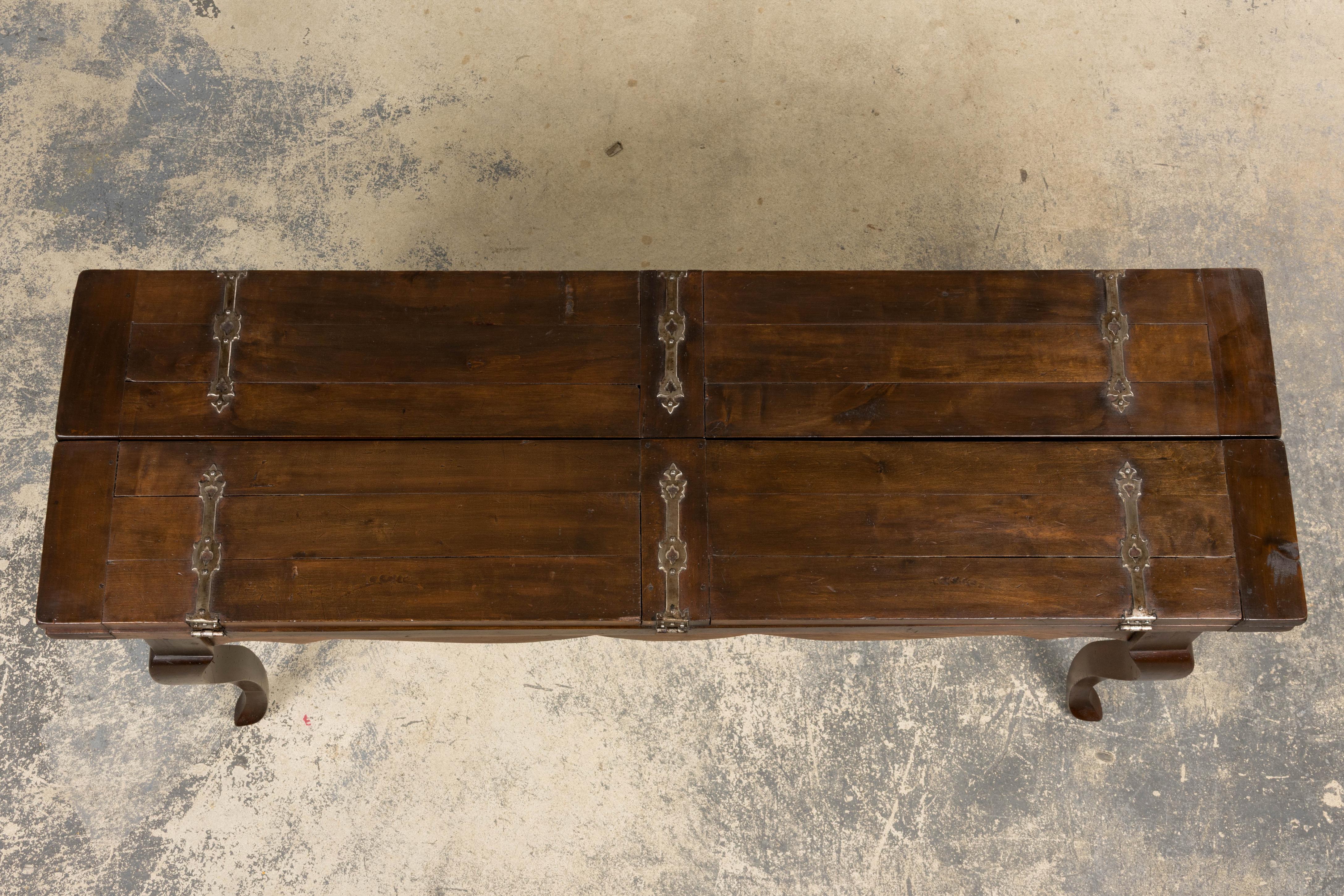 Late 19th Century Country French Provincial Maple Folding Farmhouse Dining Table In Good Condition For Sale In Astoria, NY