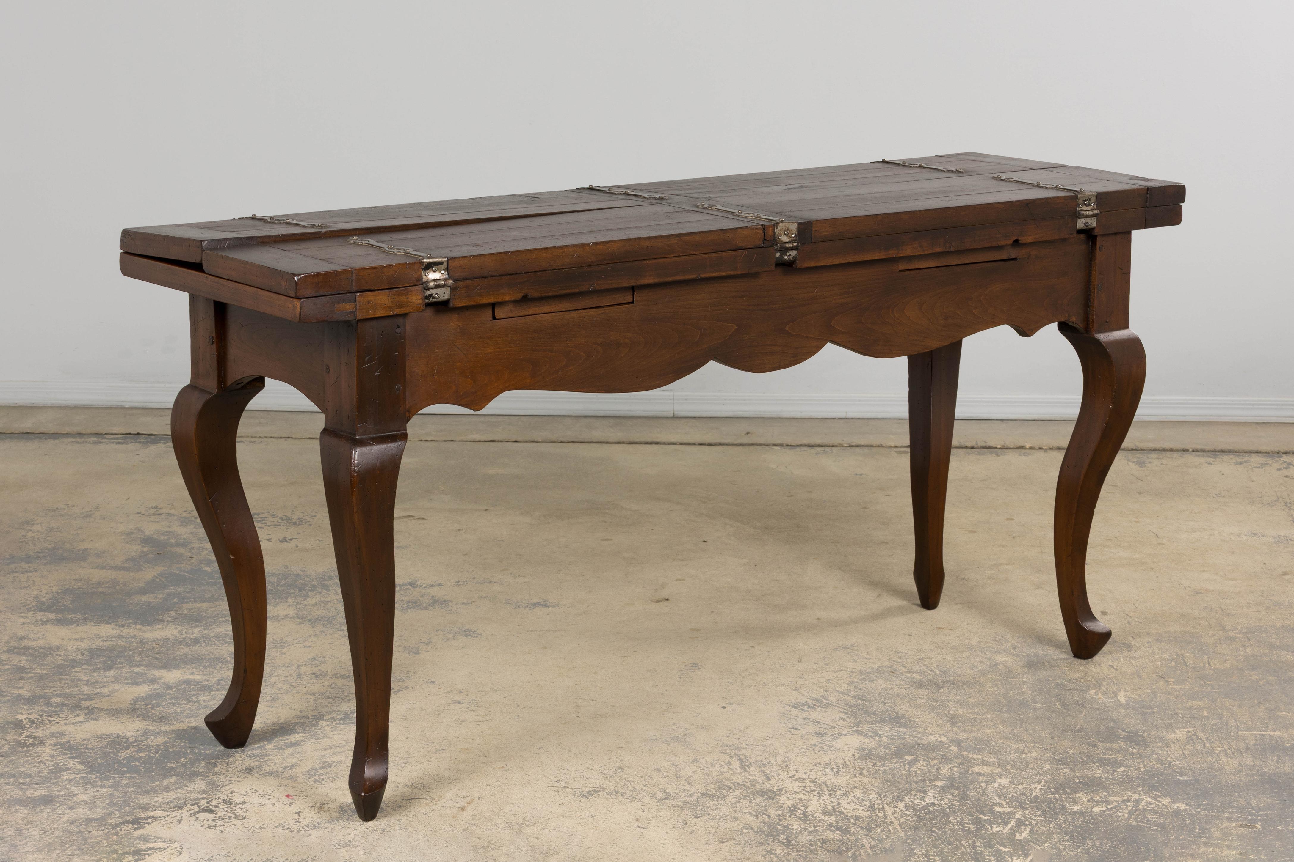 Late 19th Century Country French Provincial Maple Folding Farmhouse Dining Table For Sale 2