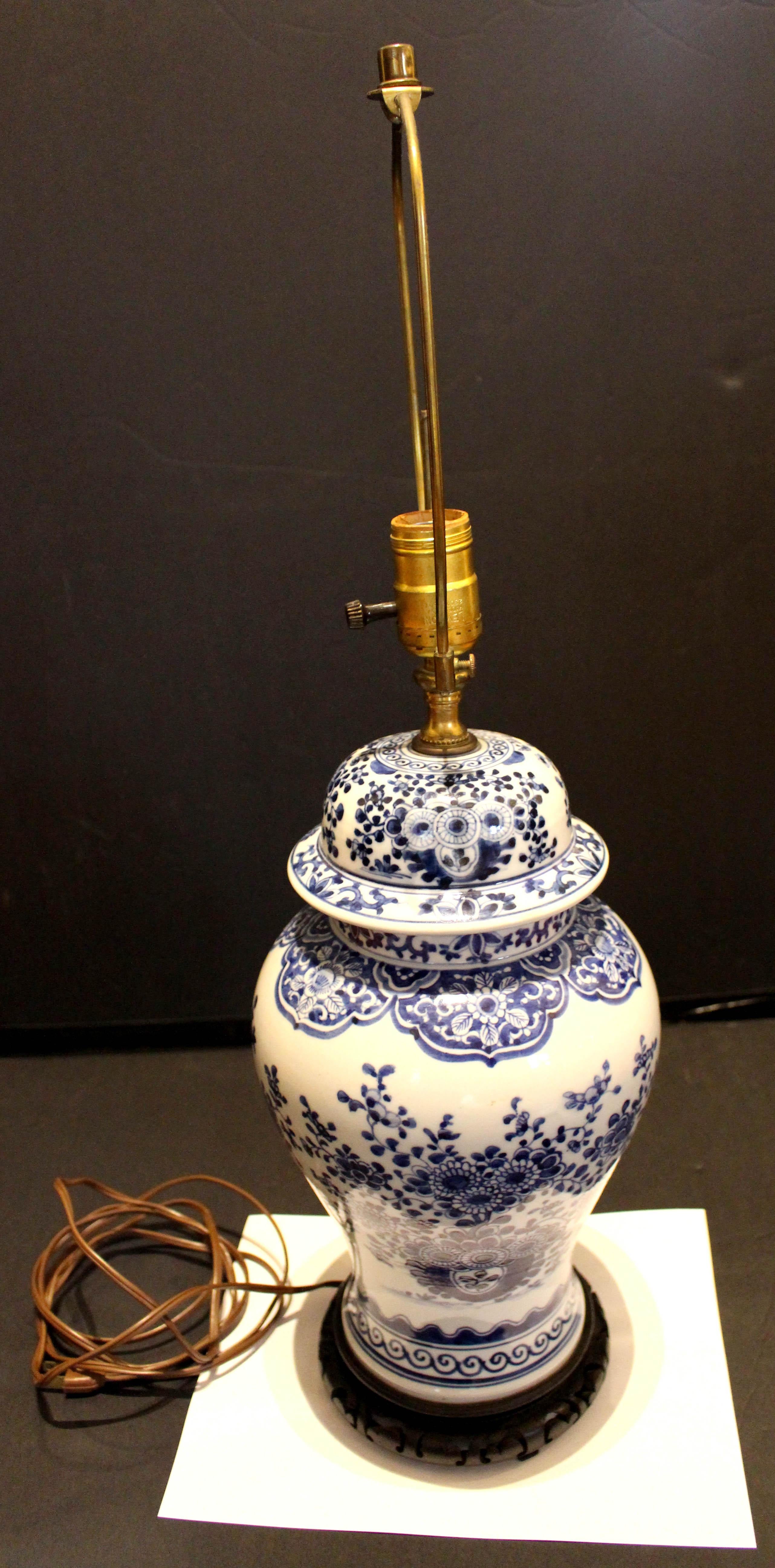 Exportation chinoise Lampe à pot de gingembre couverte de la fin du 19e siècle, chinoise en vente