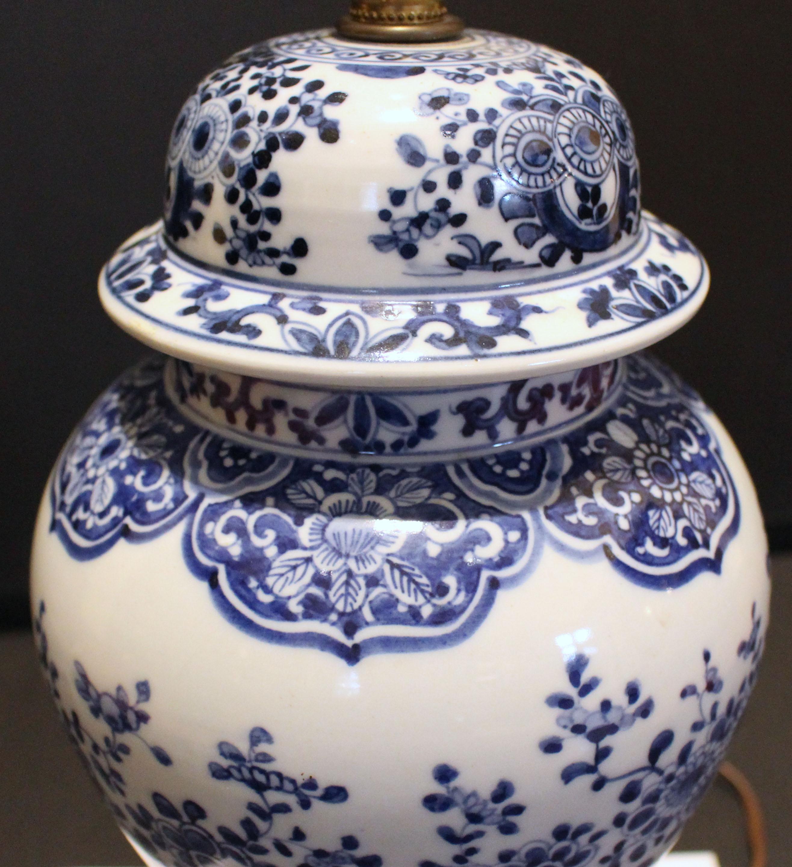 Porcelaine Lampe à pot de gingembre couverte de la fin du 19e siècle, chinoise en vente