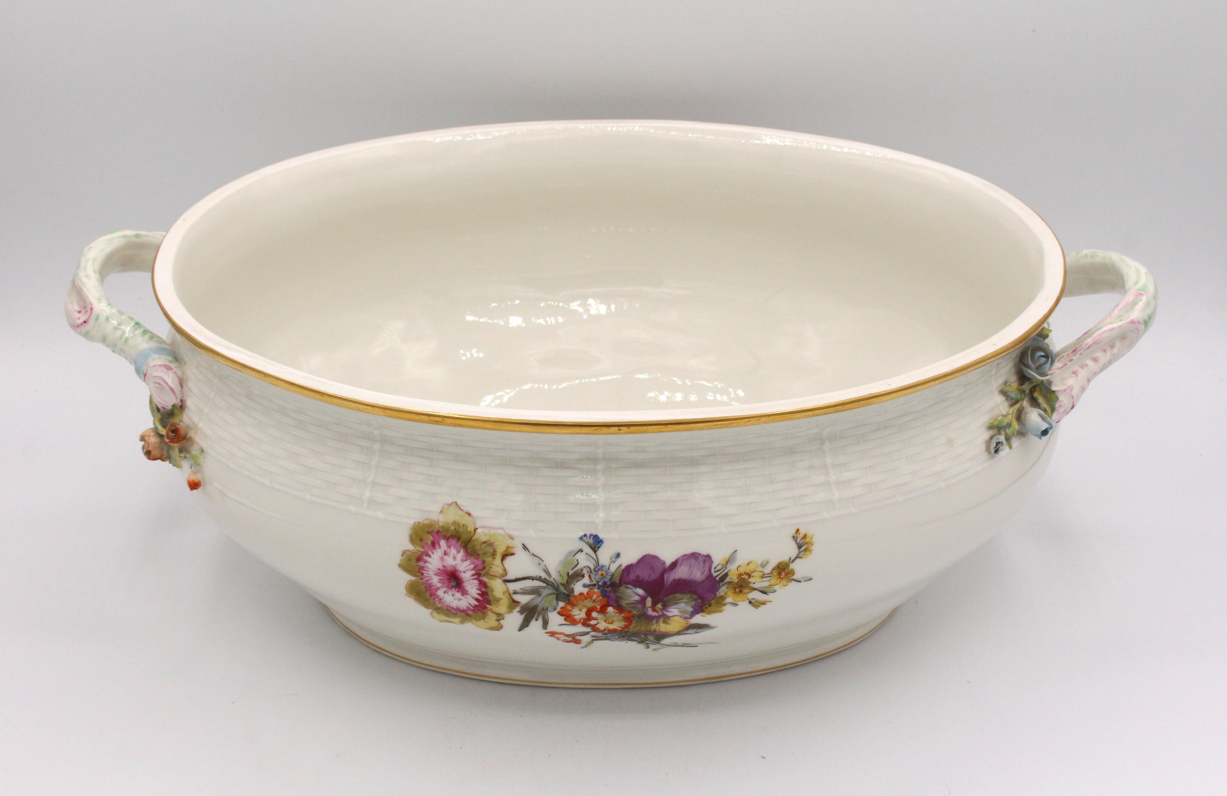 Late 19th Century Covered Porcelain Tureen by KPM In Good Condition For Sale In Chapel Hill, NC