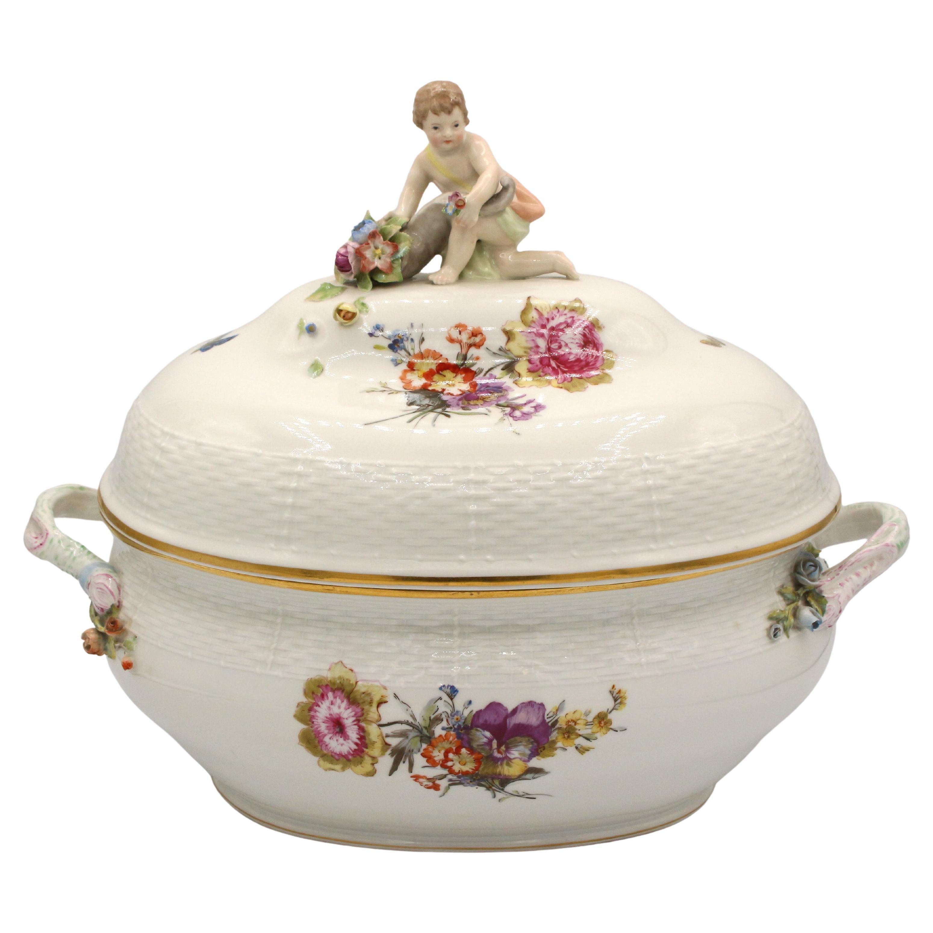 Late 19th Century Covered Porcelain Tureen by KPM For Sale