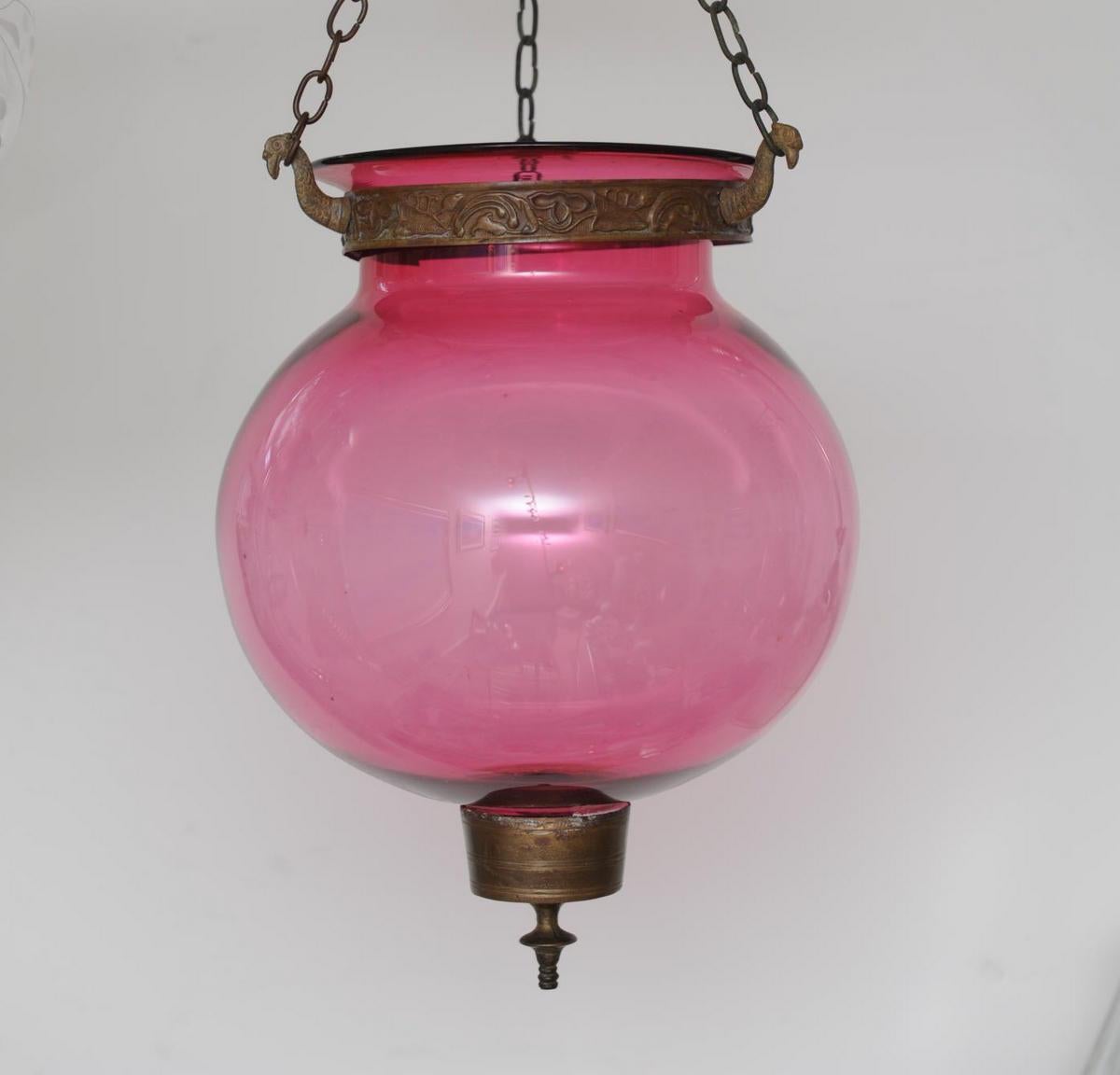 Late 19th Century Cranberry Globe Hall Lantern, English (Englisch)