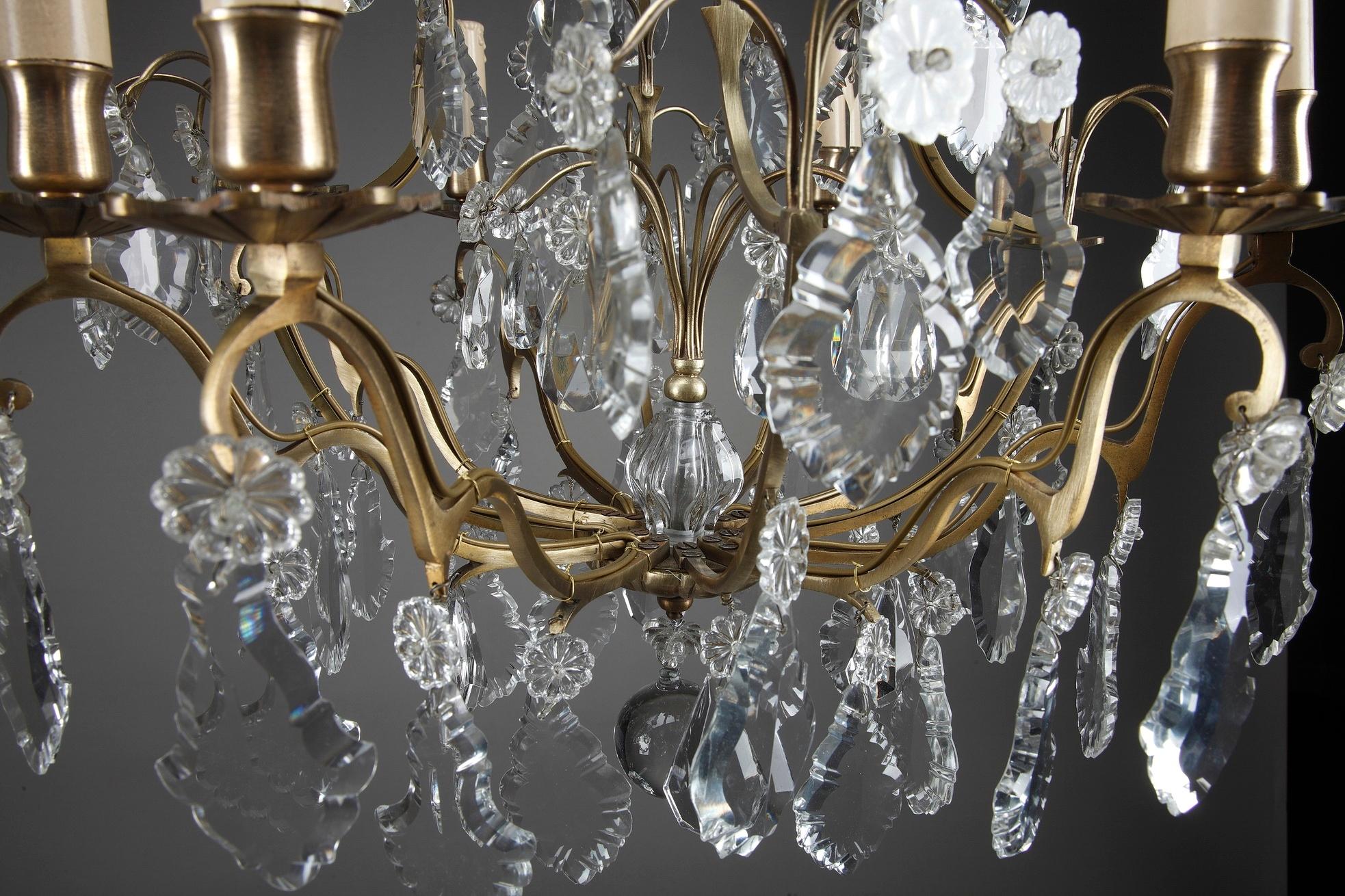 Late 19th Century Crystal and Bronze 8-Light Chandeliers 10