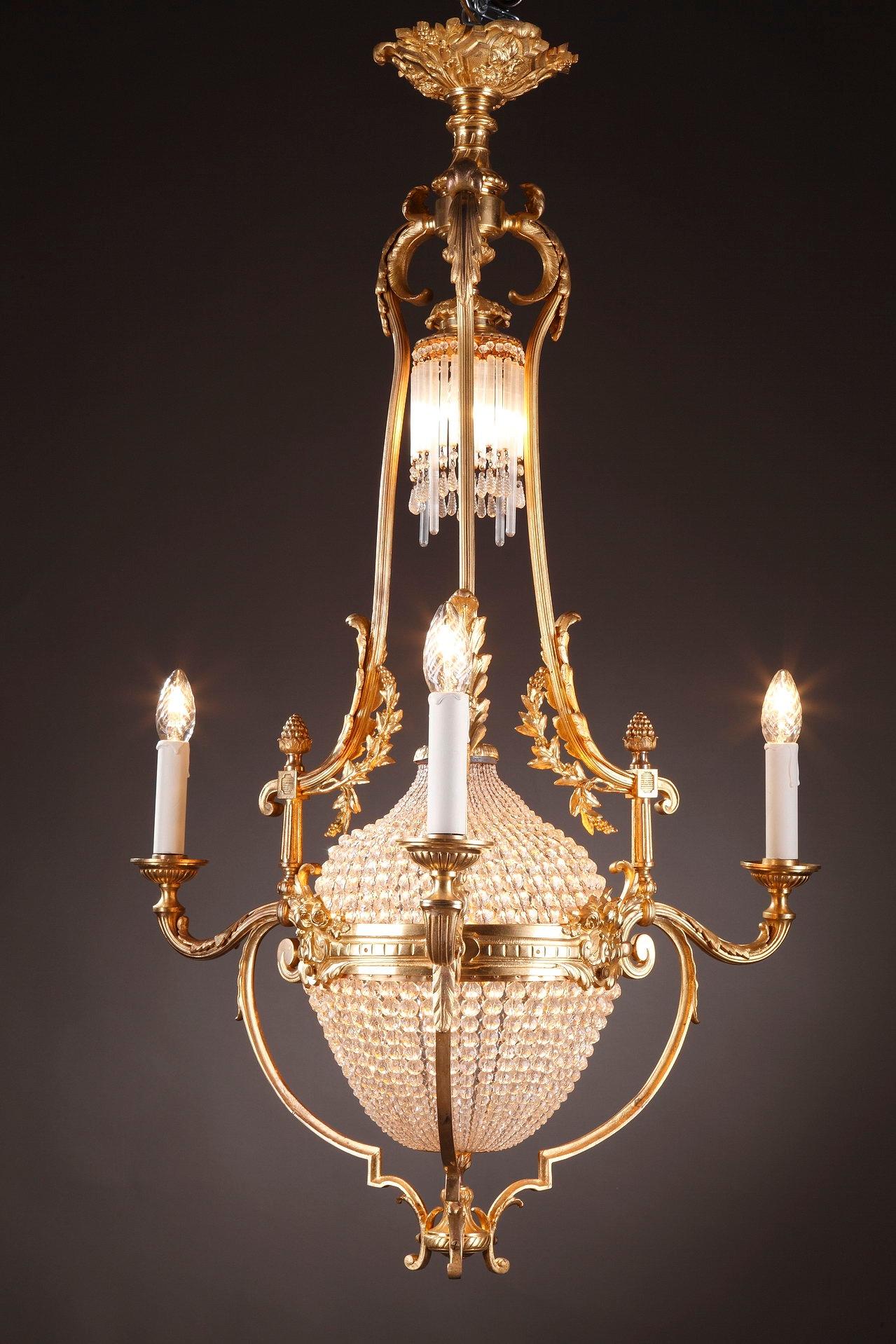 Late 19th Century Crystal Basket-Shaped Chandelier 4