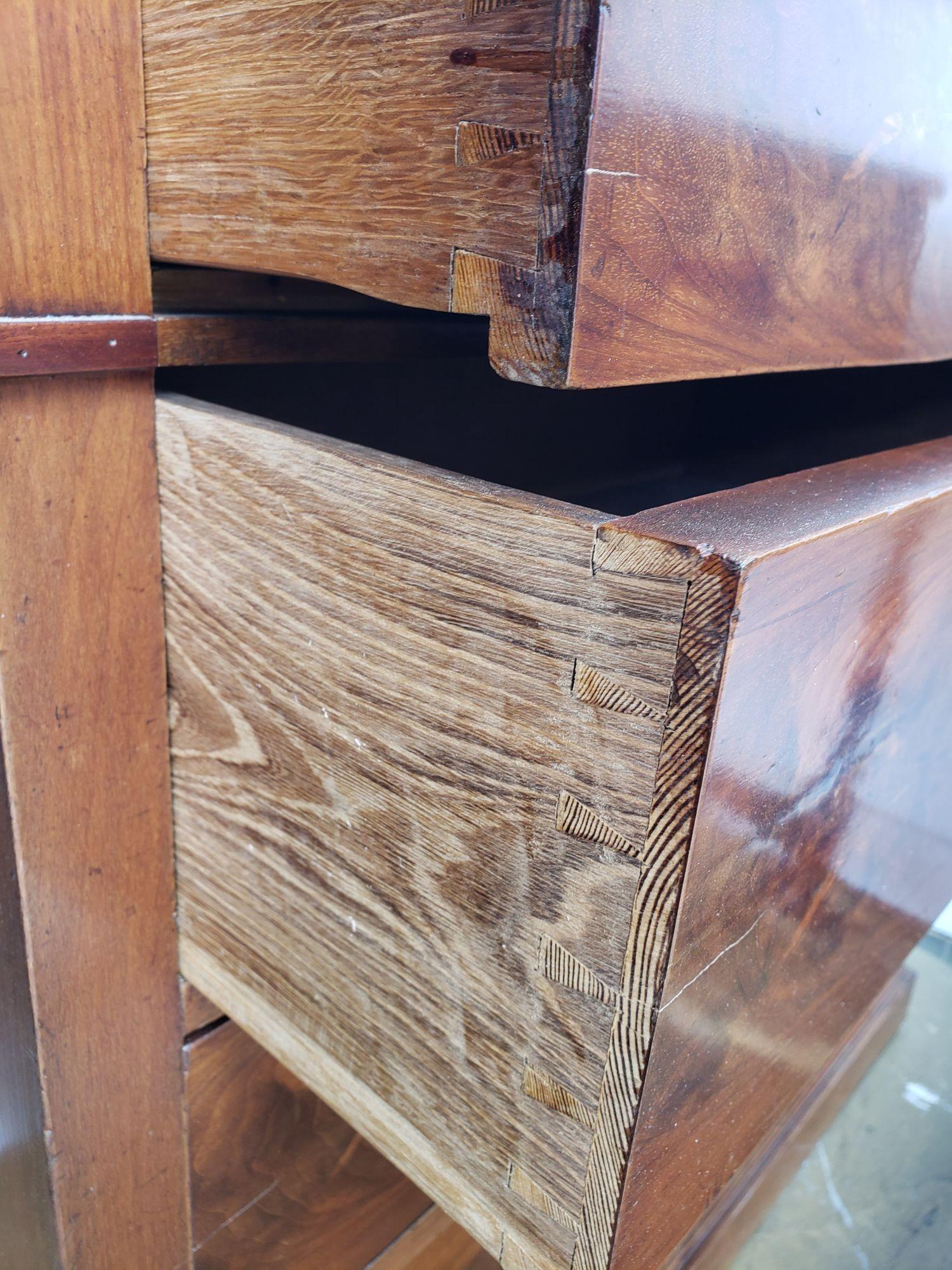 Late 19th Century Cuban Mahogany Biedermeier Chest of Drawers For Sale 2