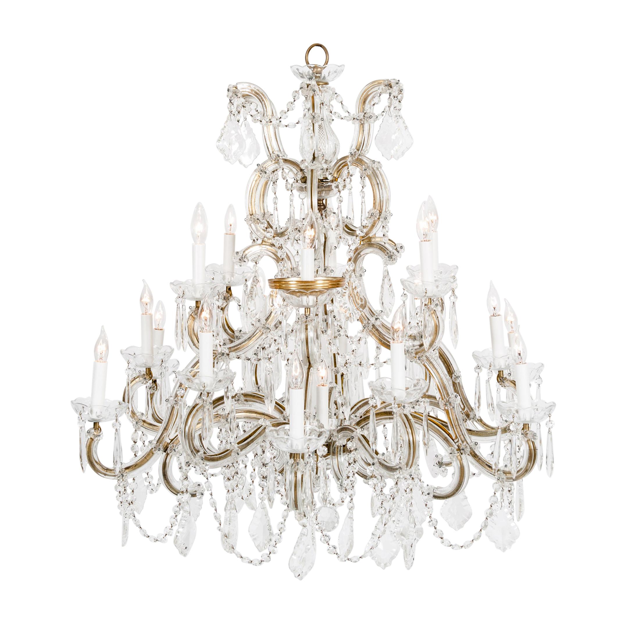 Late 19th Century Cut Crystal 18-Light Hanging Chandelier For Sale