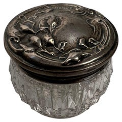 Pot à commode en cristal taillé de la fin du XIXe siècle avec couvercle en argent sterling élégant