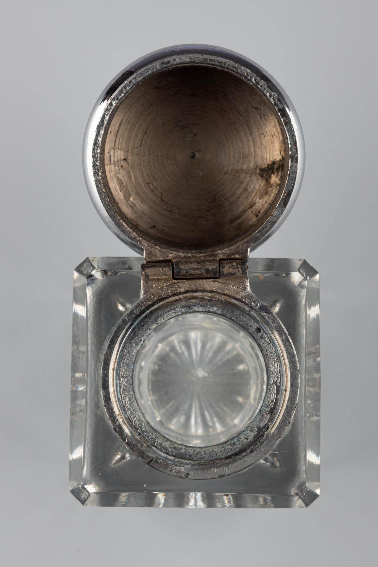 Late 19th Century Cut Crystal Inkwell with Silver-Plated Screw Cap For Sale 6