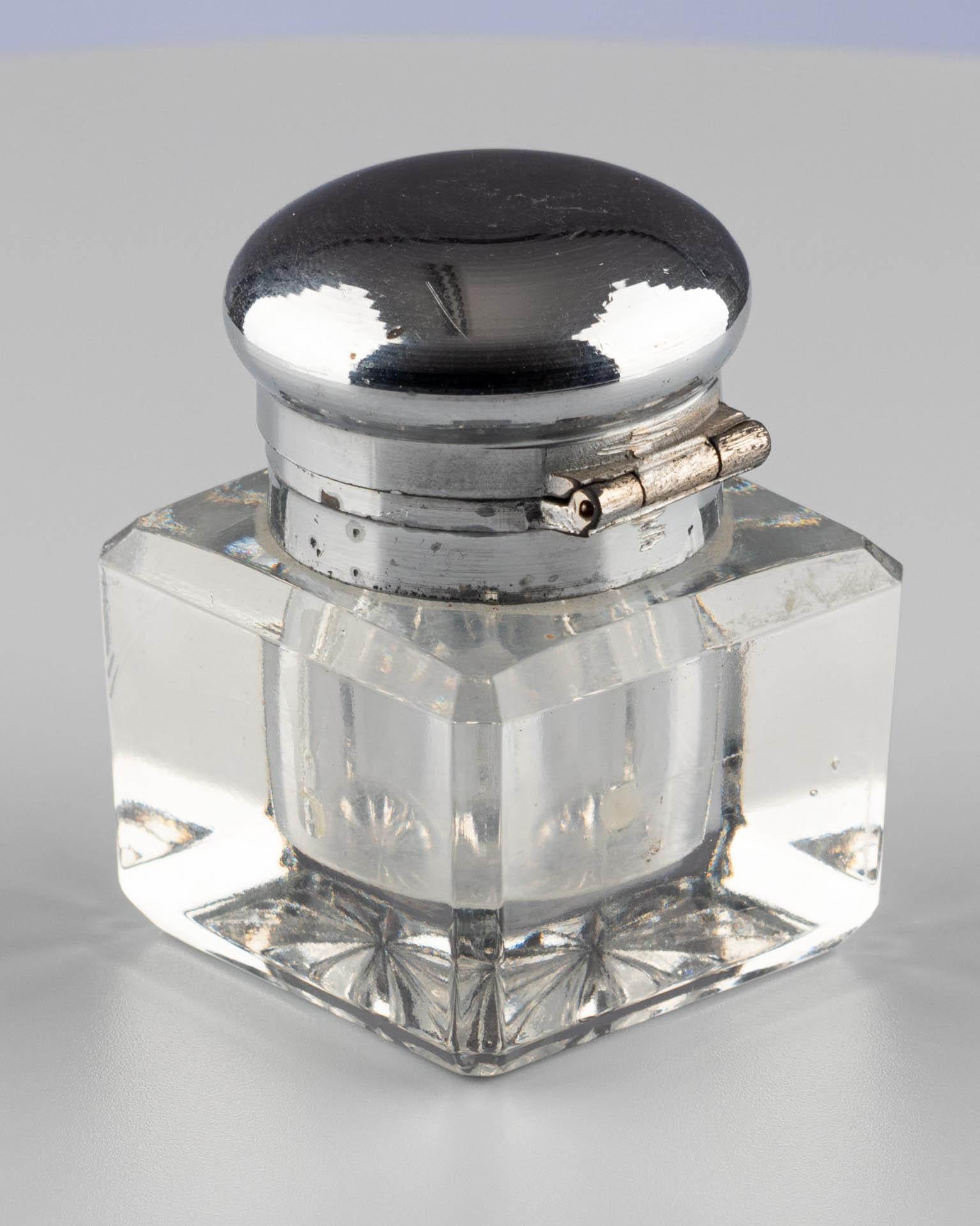 Late 19th Century Cut Crystal Inkwell with Silver-Plated Screw Cap In Good Condition For Sale In Greven, DE