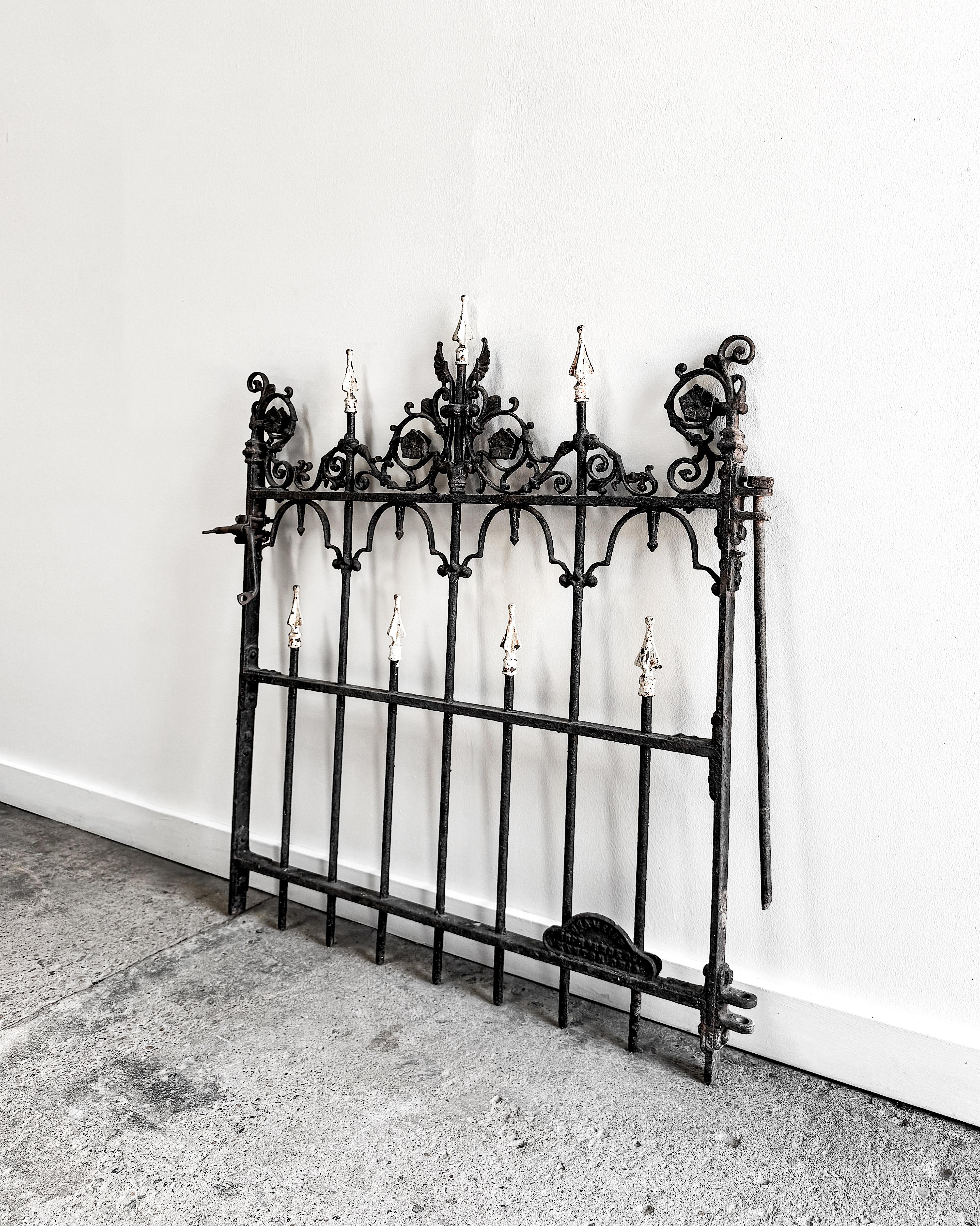Late 19th Century Decorative Cast Iron Garden Gate For Sale 2