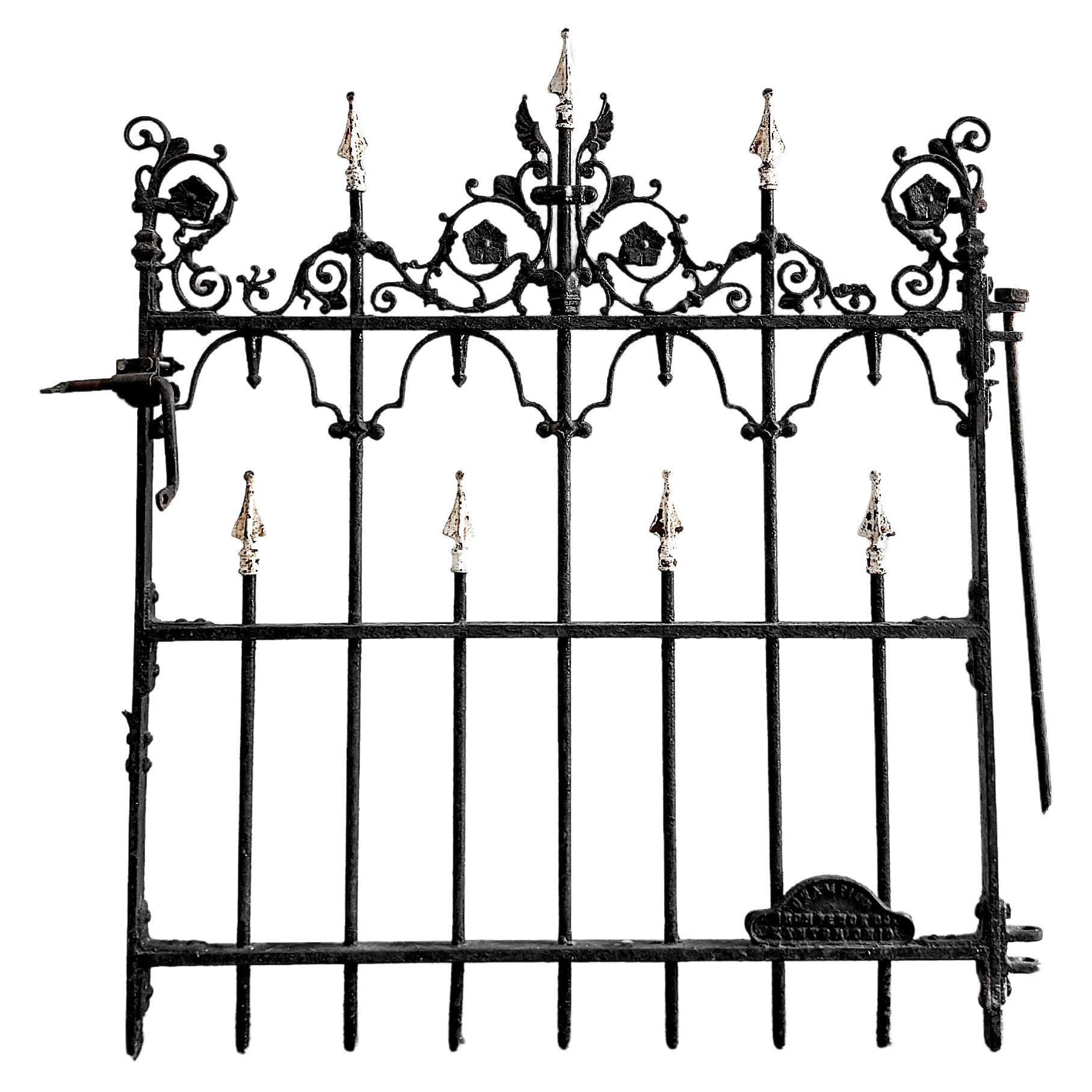 Late 19th Century Decorative Cast Iron Garden Gate For Sale