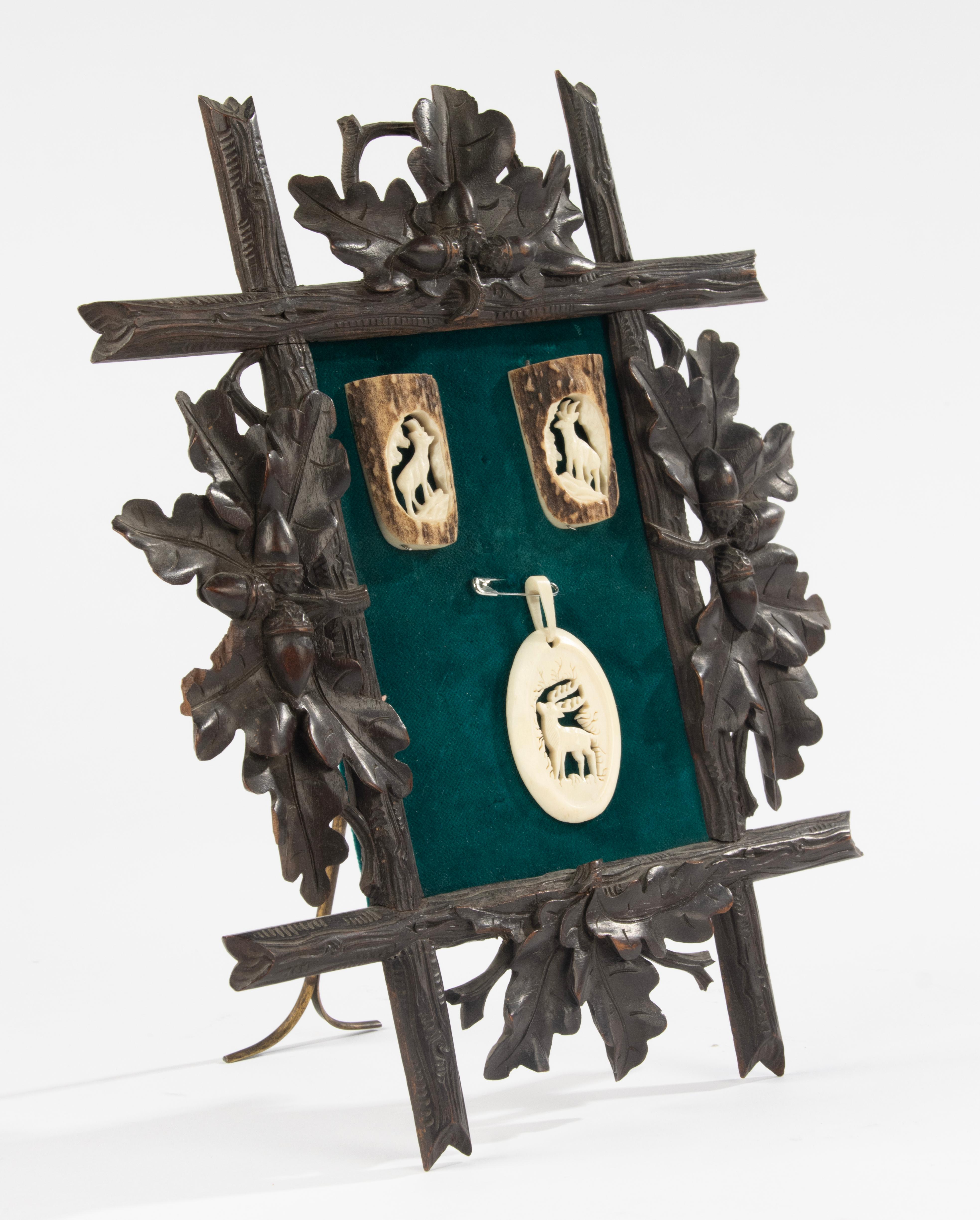 Piantana decorativa della fine del XIX secolo - Black Forest in vendita 3