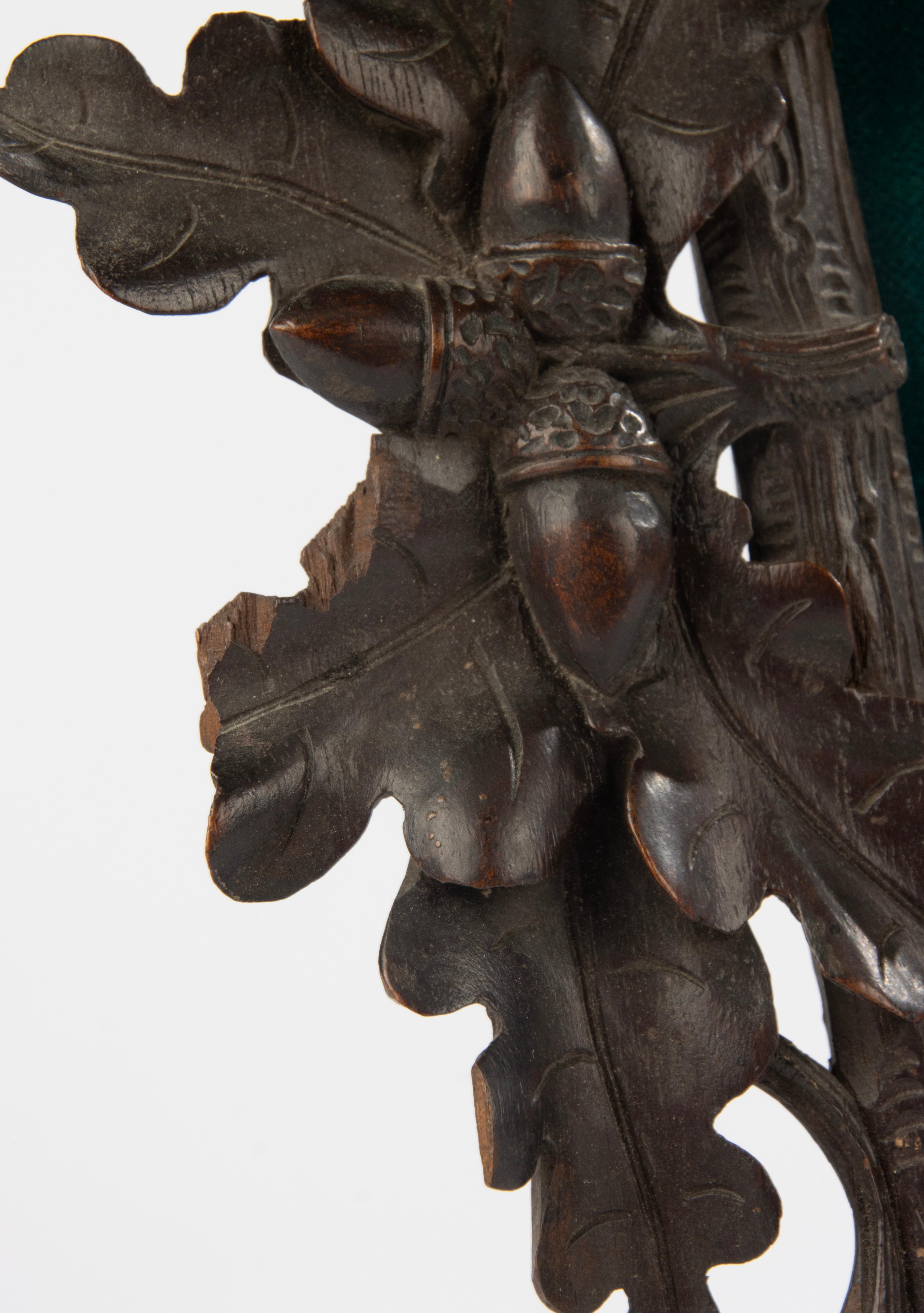 Piantana decorativa della fine del XIX secolo - Black Forest in vendita 10