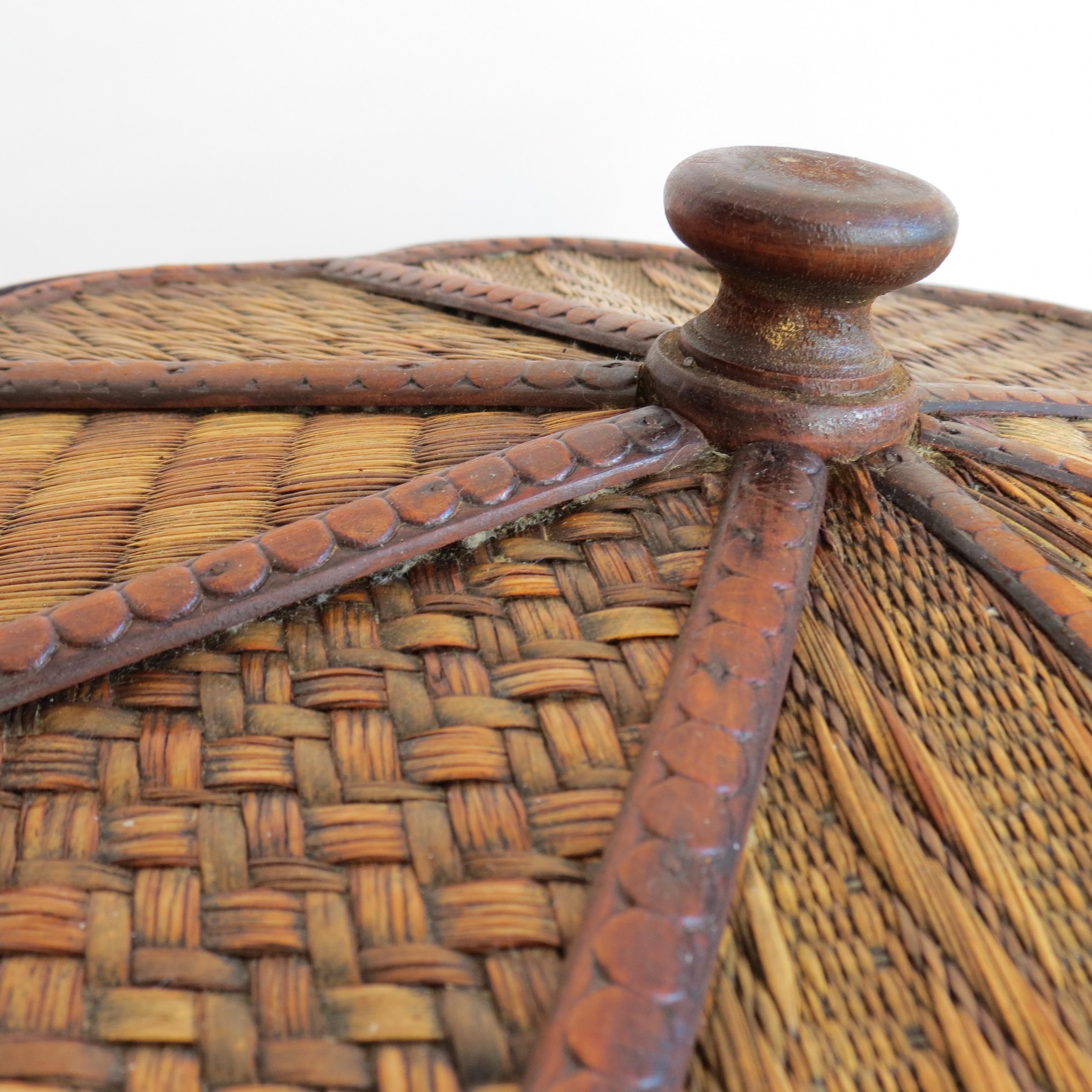 Late 19th Century Decorative Straw Work Lidded Basket Bin 2