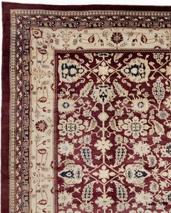 Fin du 19e siècle - Tapis indien Agra à motifs floraux de couleur bourgogne profonde