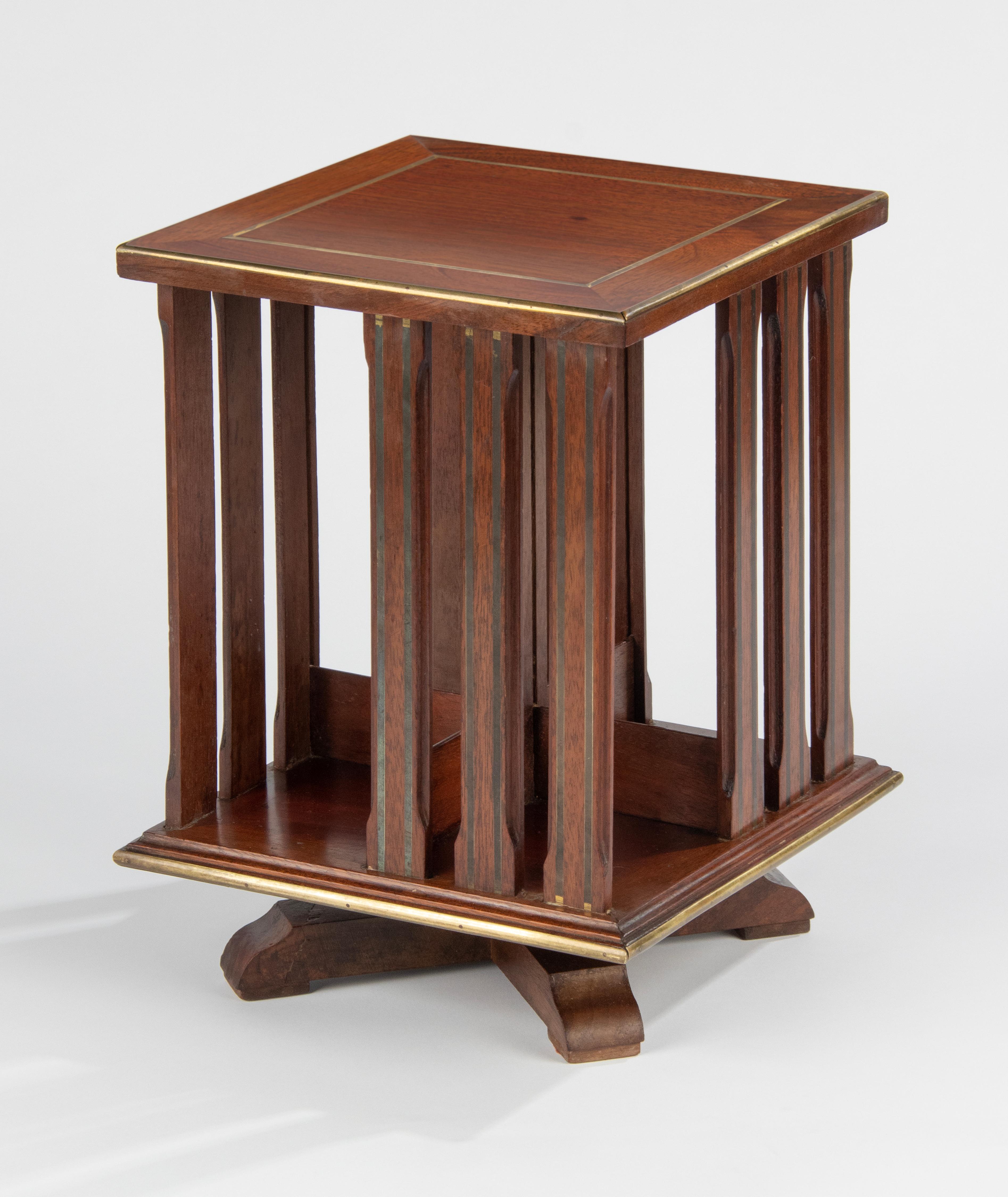 Late 19th Century Reddish Wood Desktop / Revolving Desk Bookcase In Good Condition For Sale In Casteren, Noord-Brabant