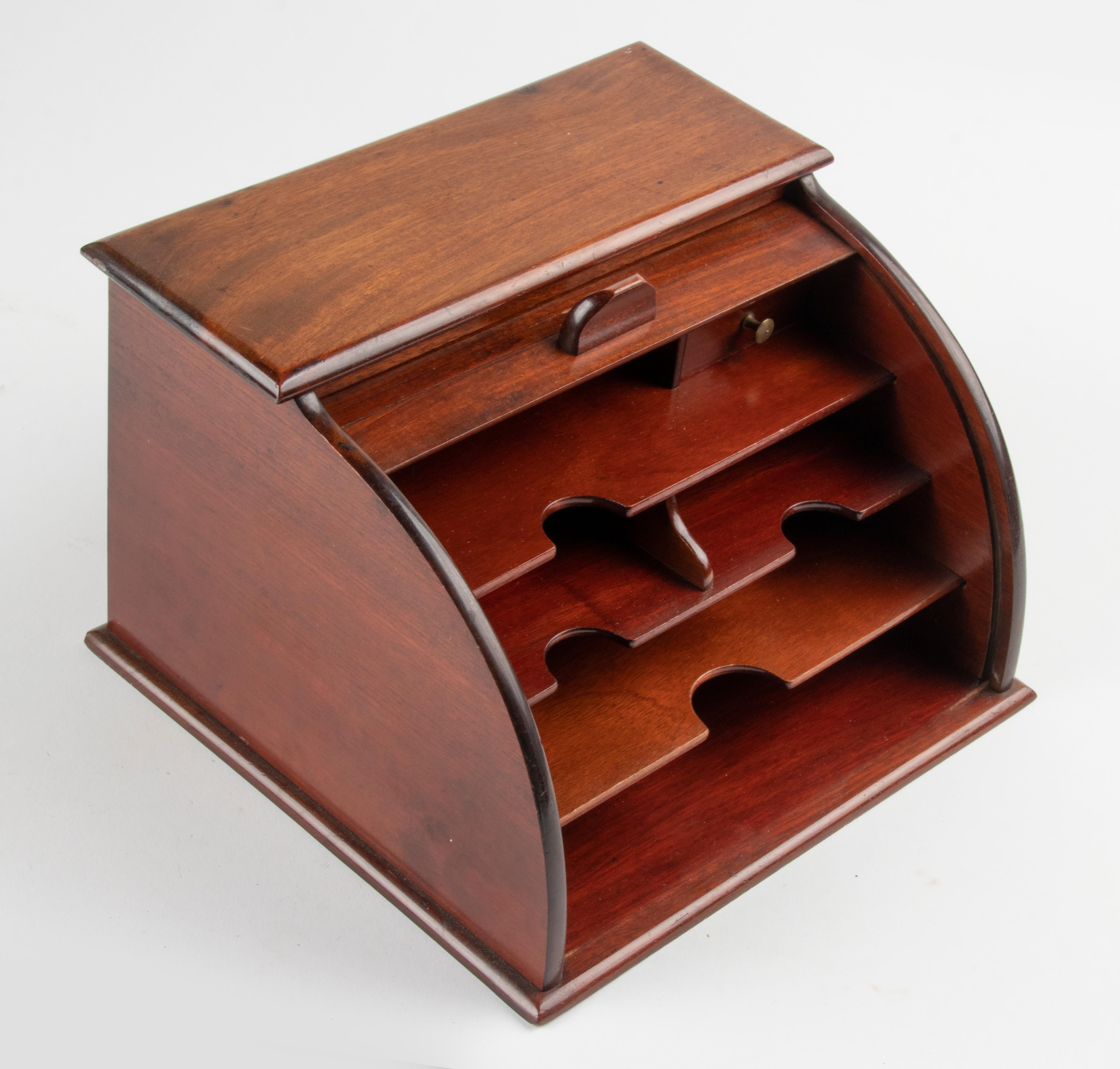 Tambour-Briefkasten für den Schreibtisch, spätes 19. Jahrhundert (Handgefertigt) im Angebot