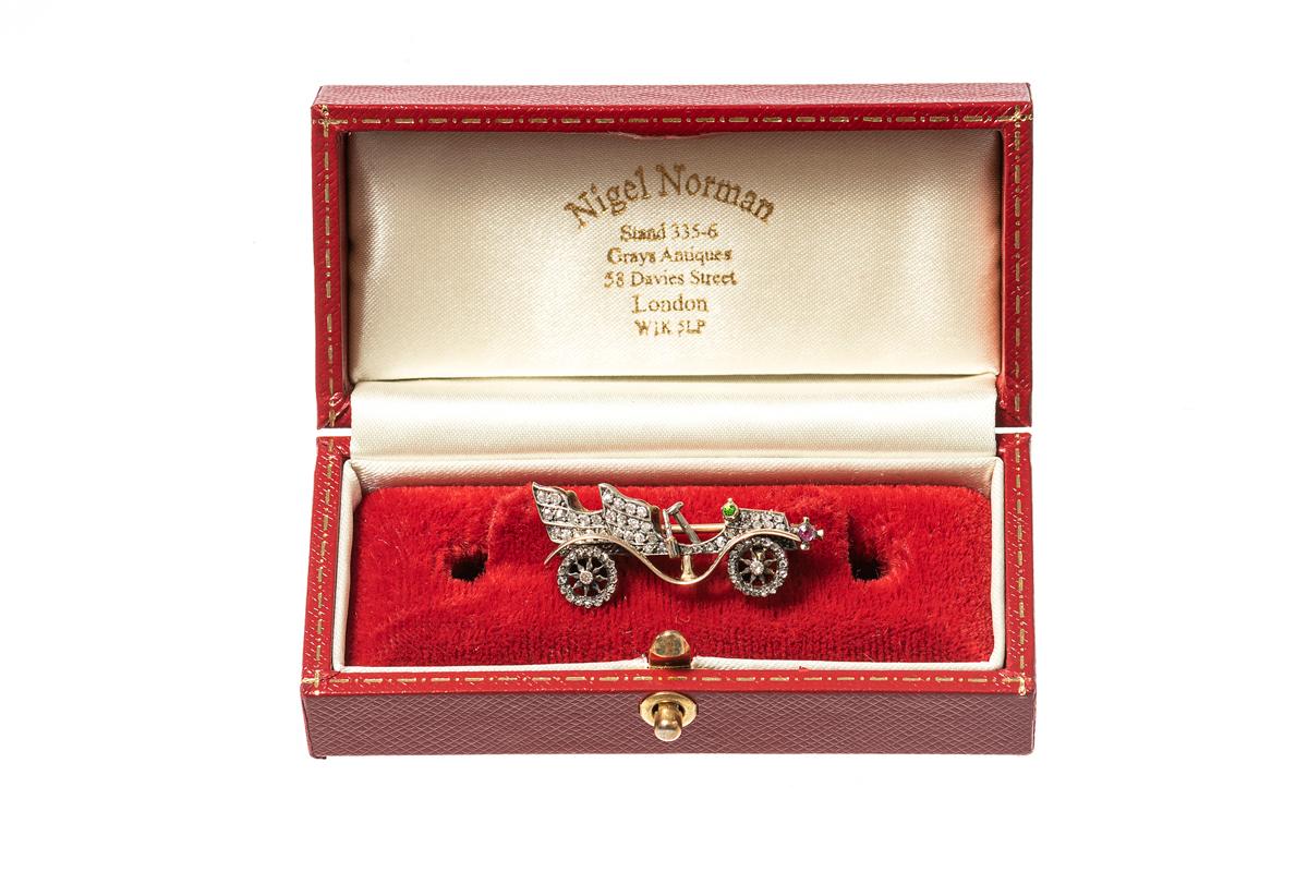Late 19th Century Diamond Set Brooch of a Vintage Car, English, circa 1895 In Excellent Condition For Sale In London, GB