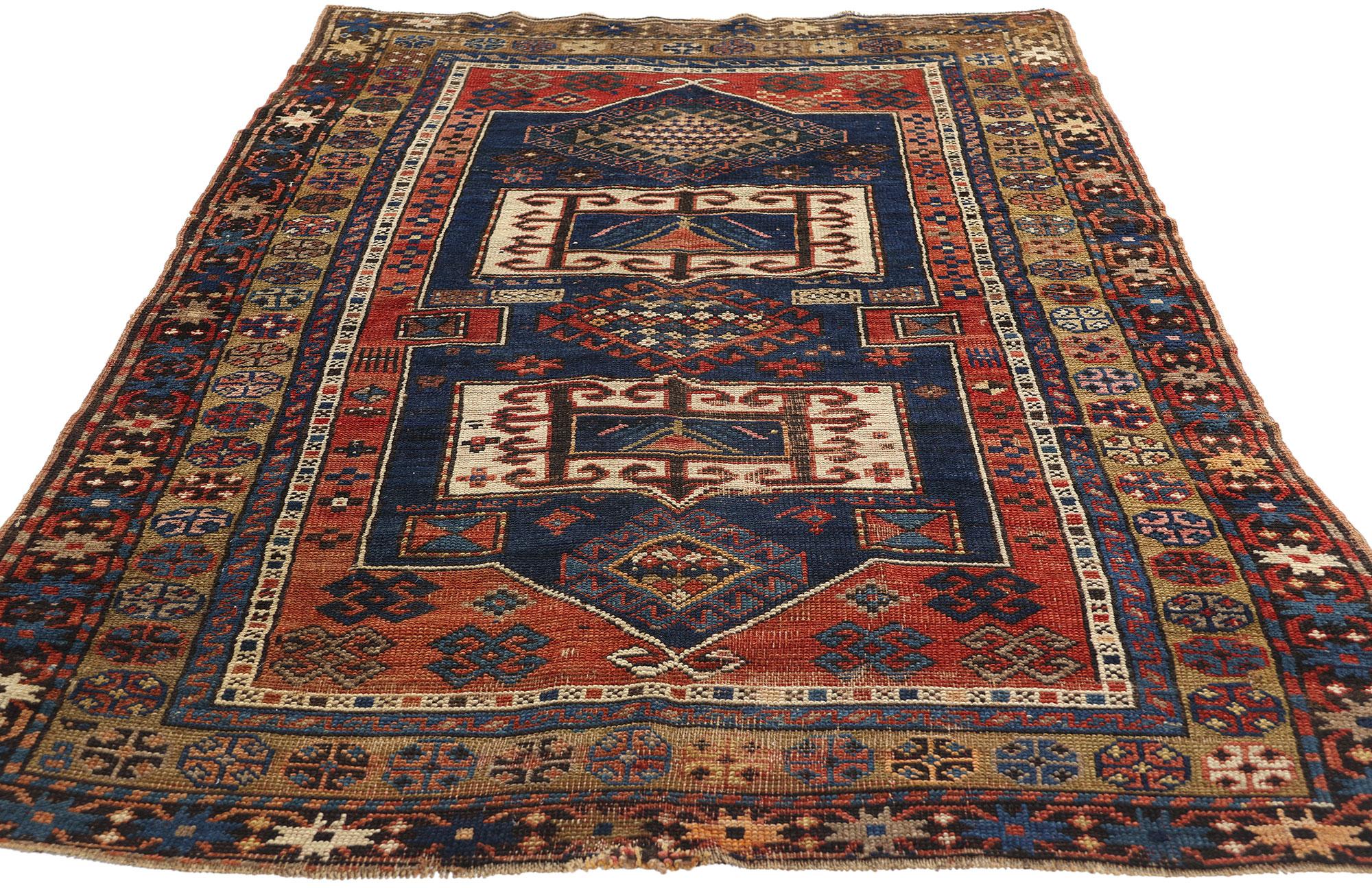 Kazakh Tapis tribal Kazak du Caucase de la fin du 19e siècle, ancien et vieilli en vente