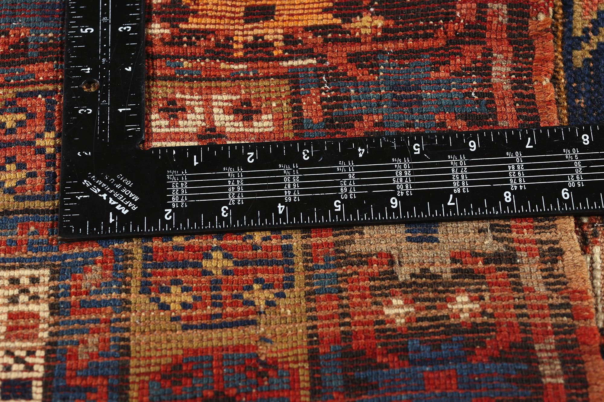 Tapis tribal Kazak du Caucase de la fin du 19e siècle, ancien et vieilli Abîmé - En vente à Dallas, TX