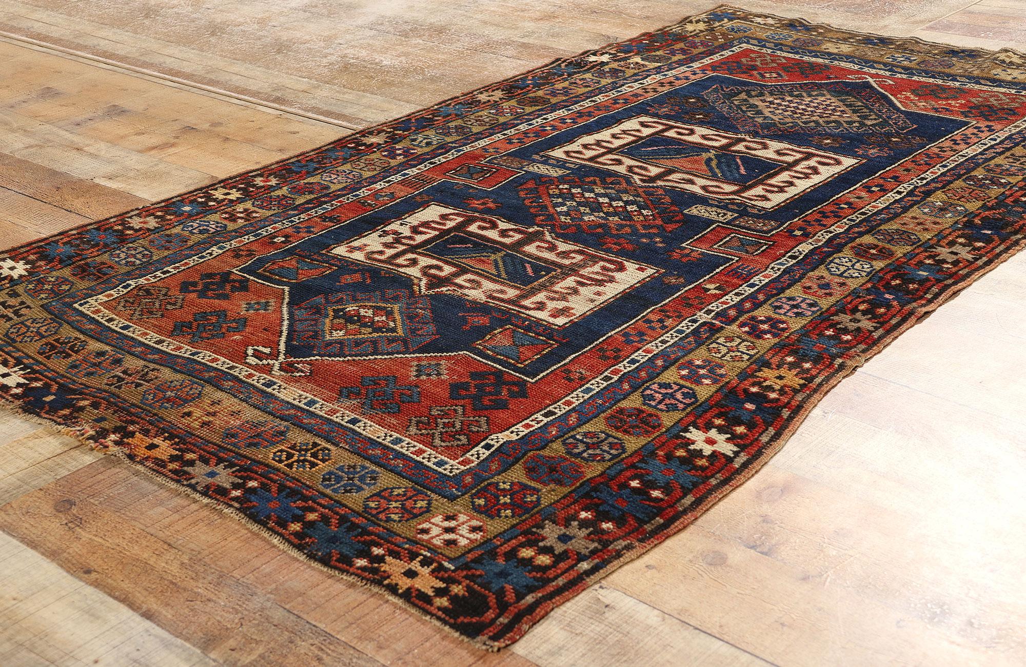 XIXe siècle Tapis tribal Kazak du Caucase de la fin du 19e siècle, ancien et vieilli en vente