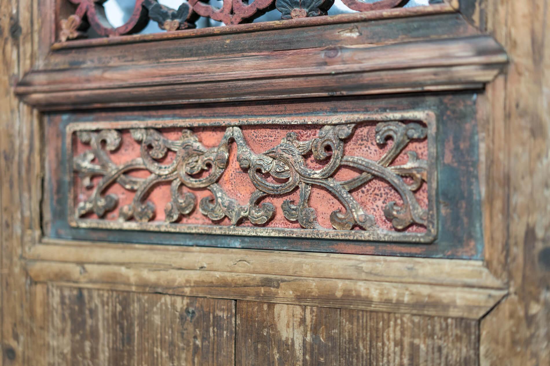 Qing Late 19th Century Door Panels with Latticework and Carvings For Sale