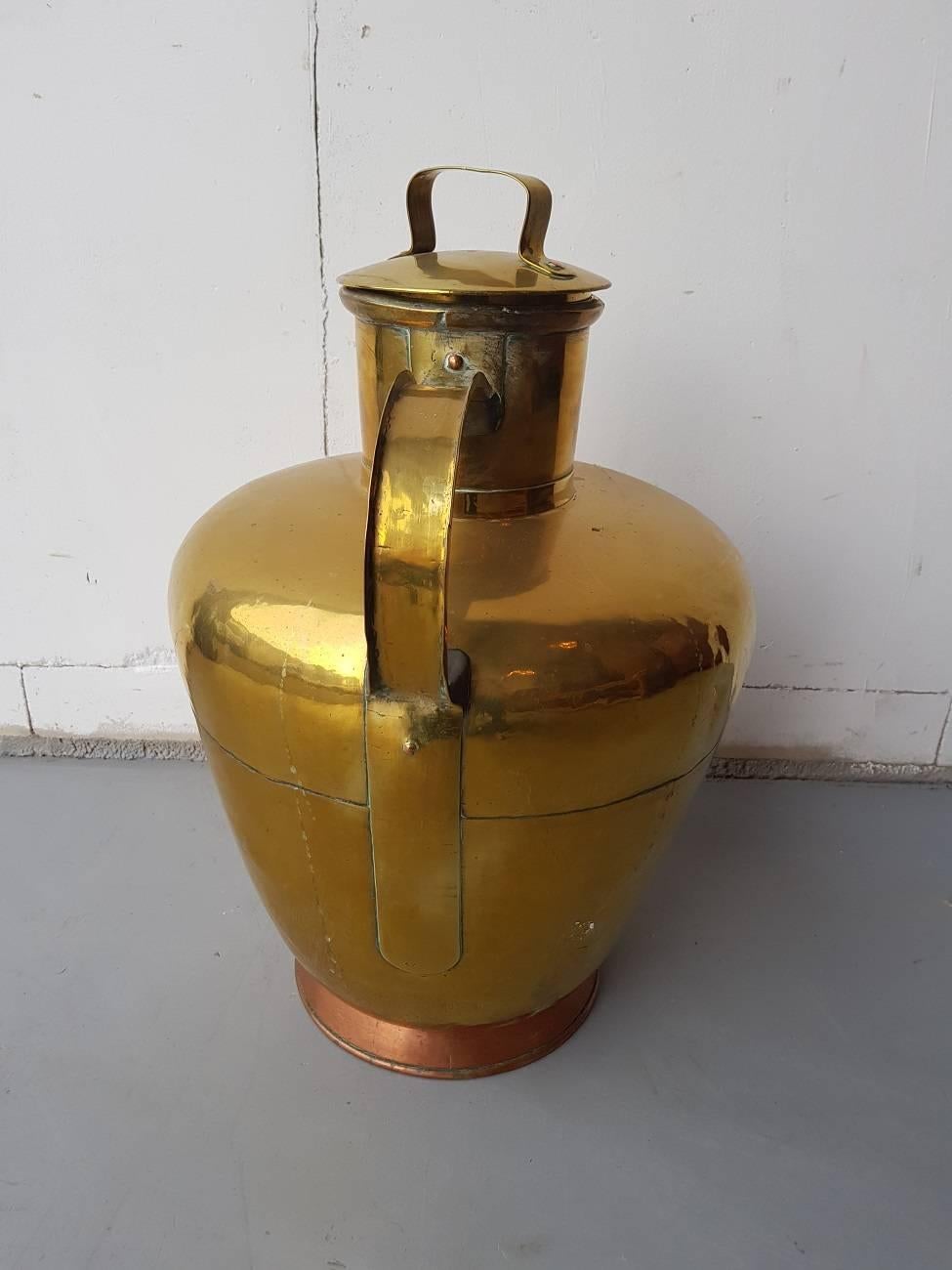 Late 19th Century Dutch Copper and Brass Milk Can In Excellent Condition In Raalte, NL