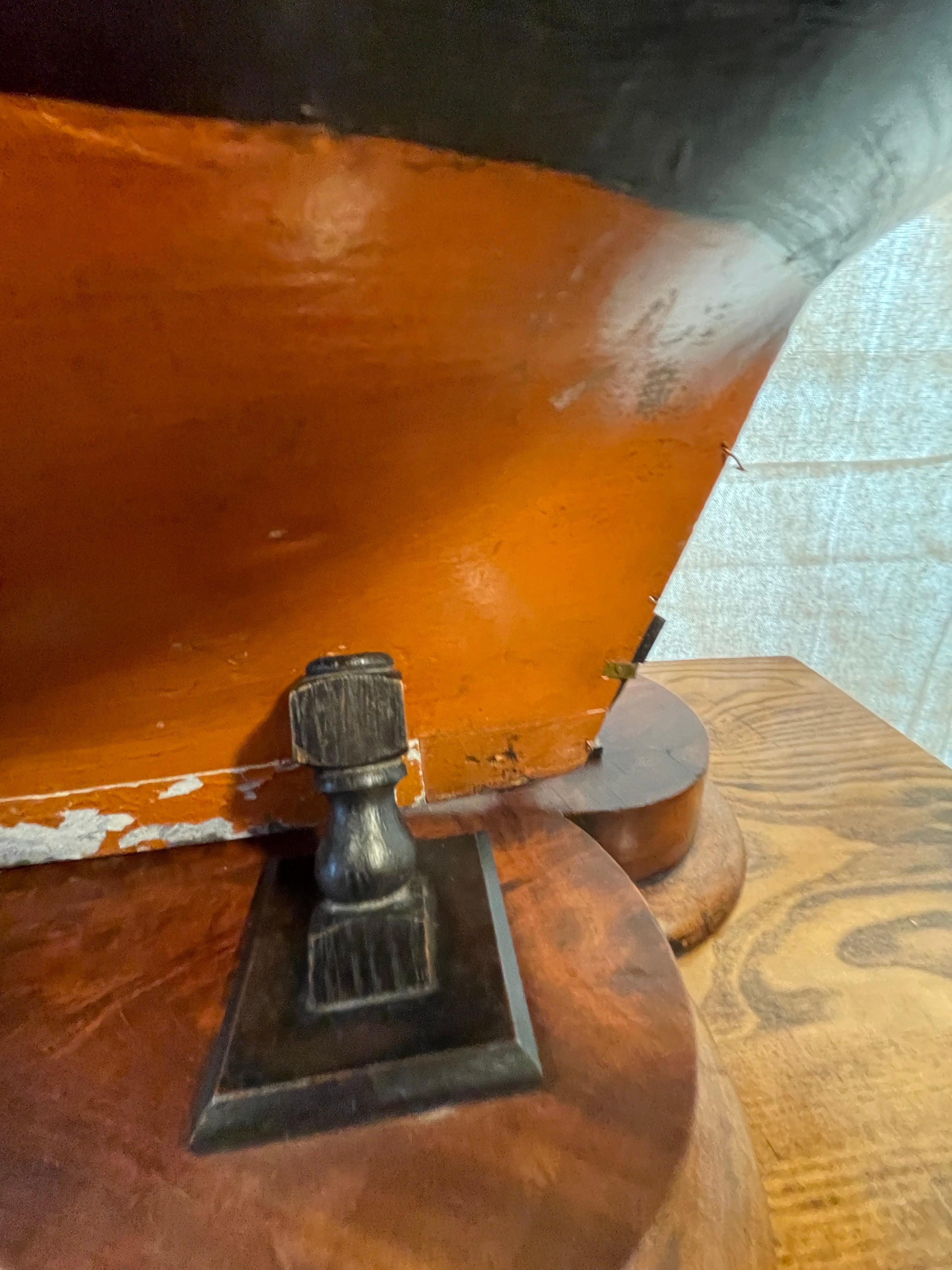 Fin du 19e siècle, maquette de bateau-chat hollandaise faite à la main avec son Stand d'origine en vente 5