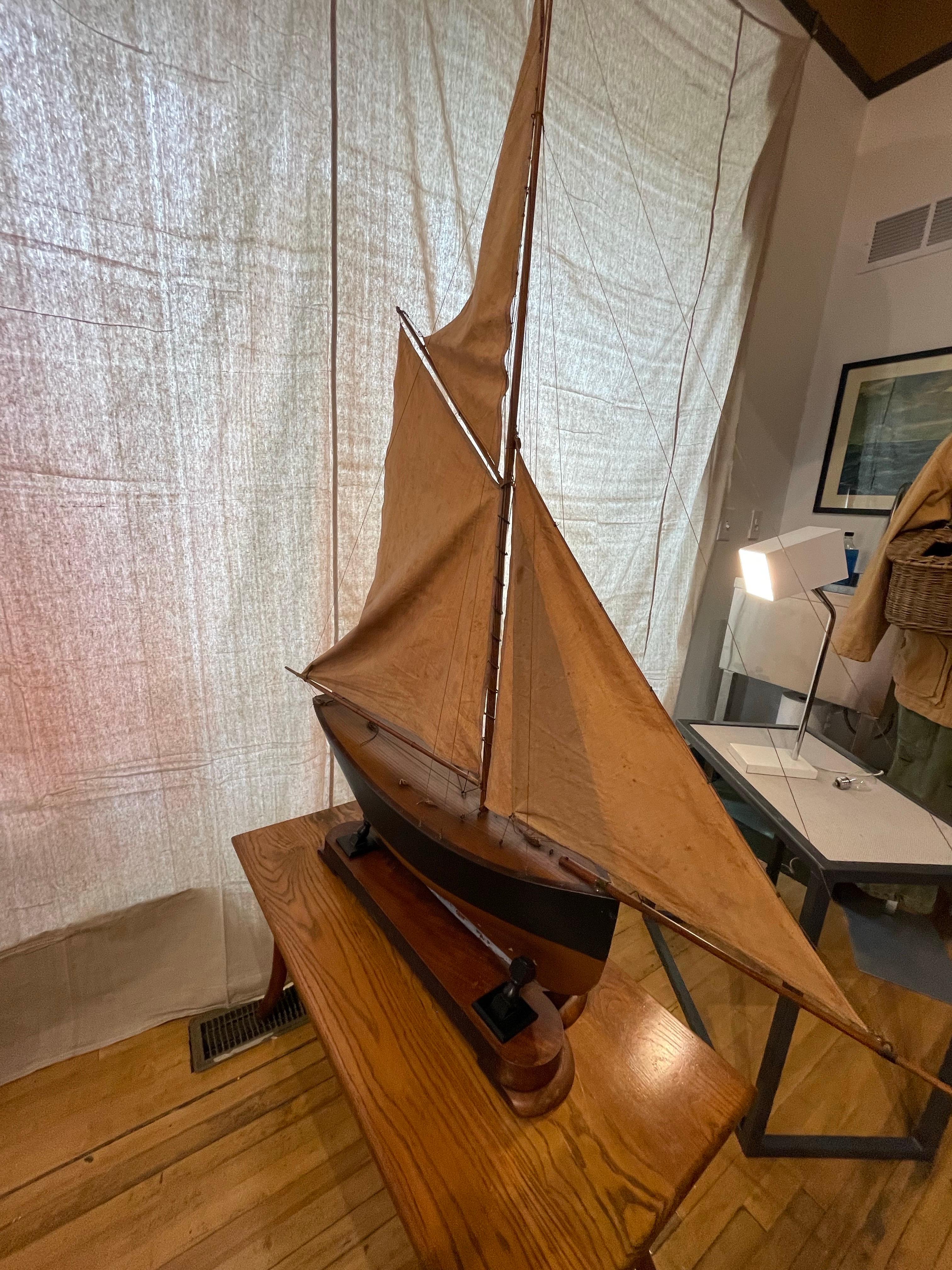 Néerlandais Fin du 19e siècle, maquette de bateau-chat hollandaise faite à la main avec son Stand d'origine en vente