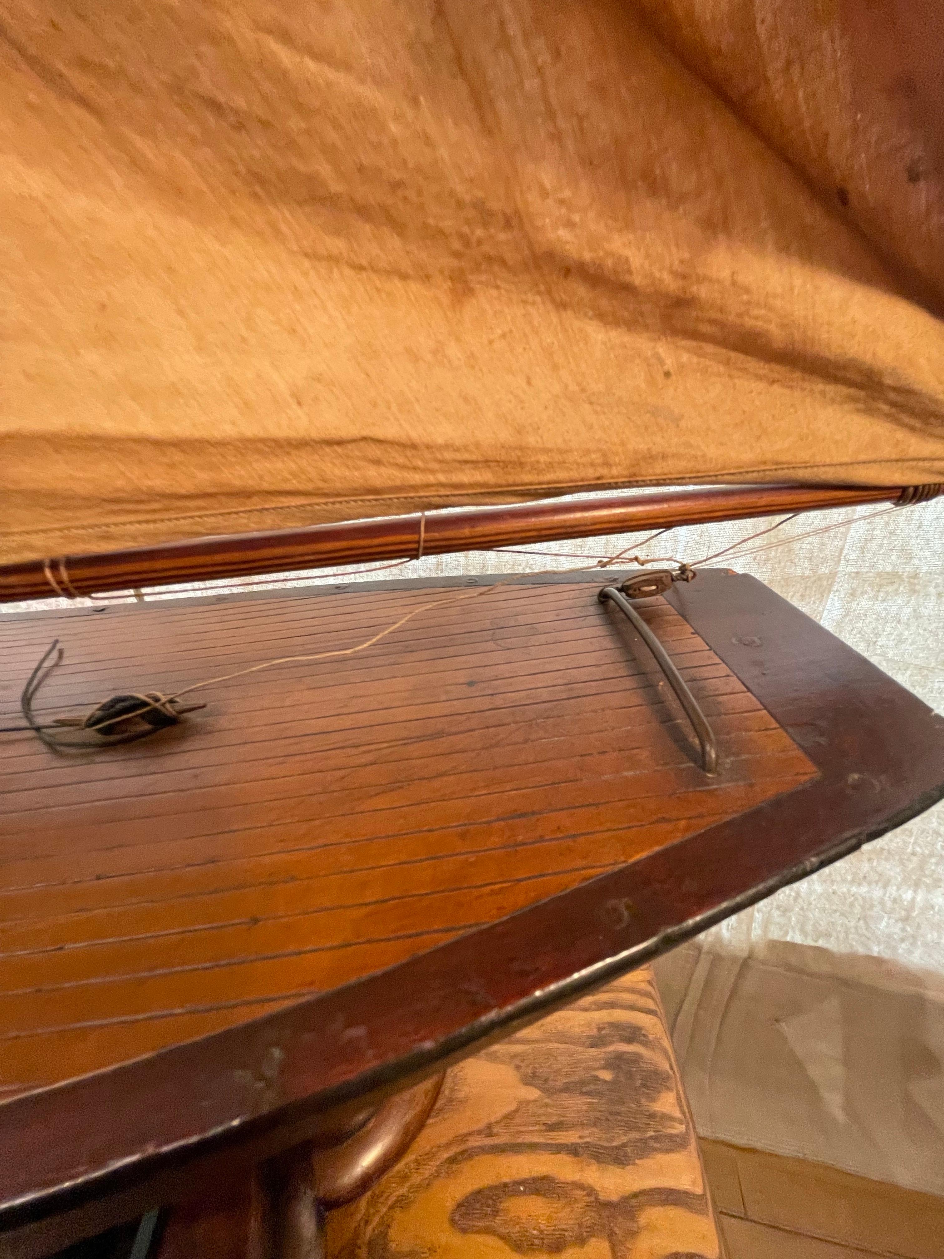 Bois Fin du 19e siècle, maquette de bateau-chat hollandaise faite à la main avec son Stand d'origine en vente