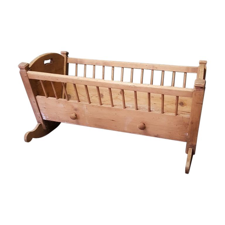 Late 19th Century Dutch Pine Wood Rocking Cradle For Sale