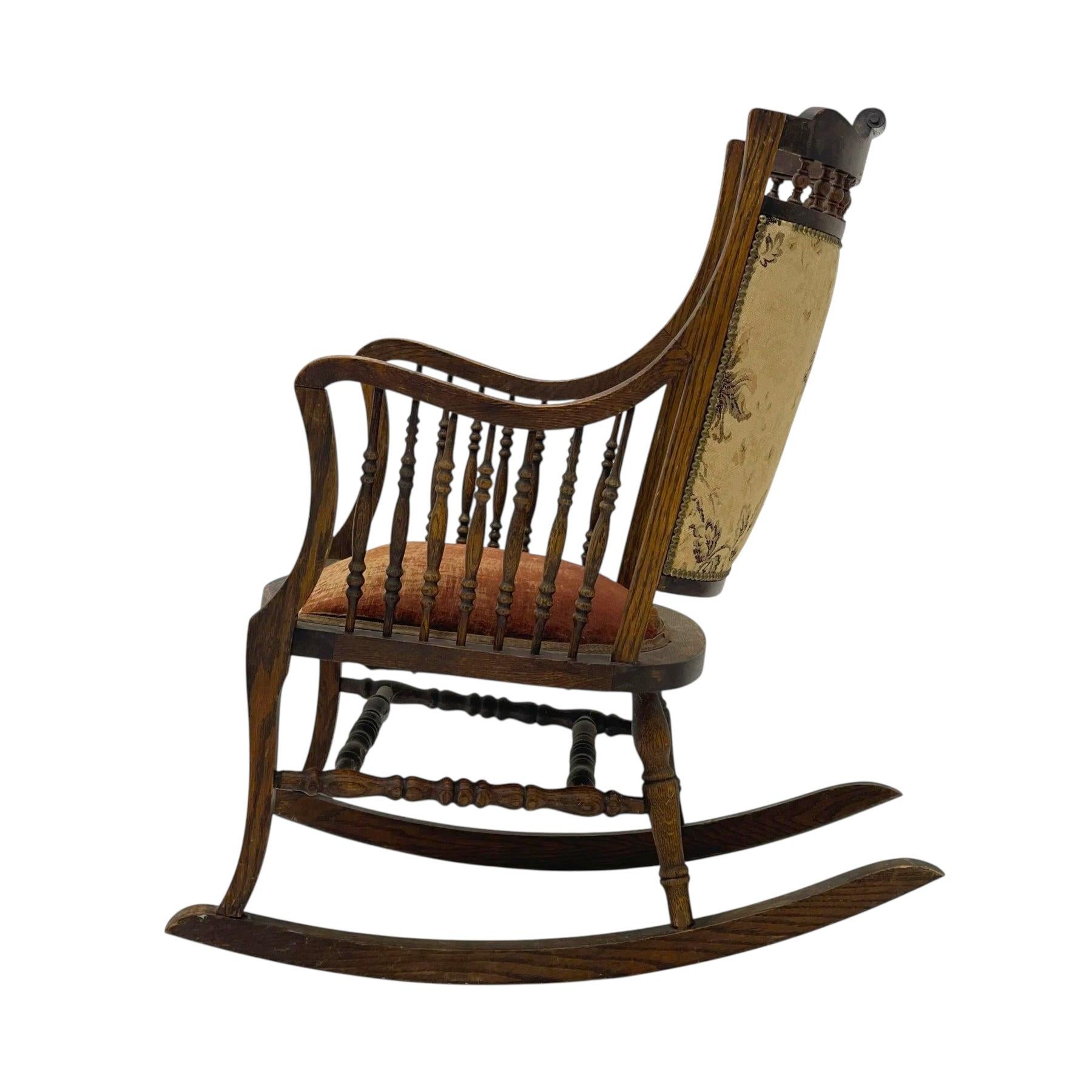 Silla mecedora antigua de roble macizo de finales del siglo XIX en EE.UU. en Bueno estado para la venta en Seattle, WA