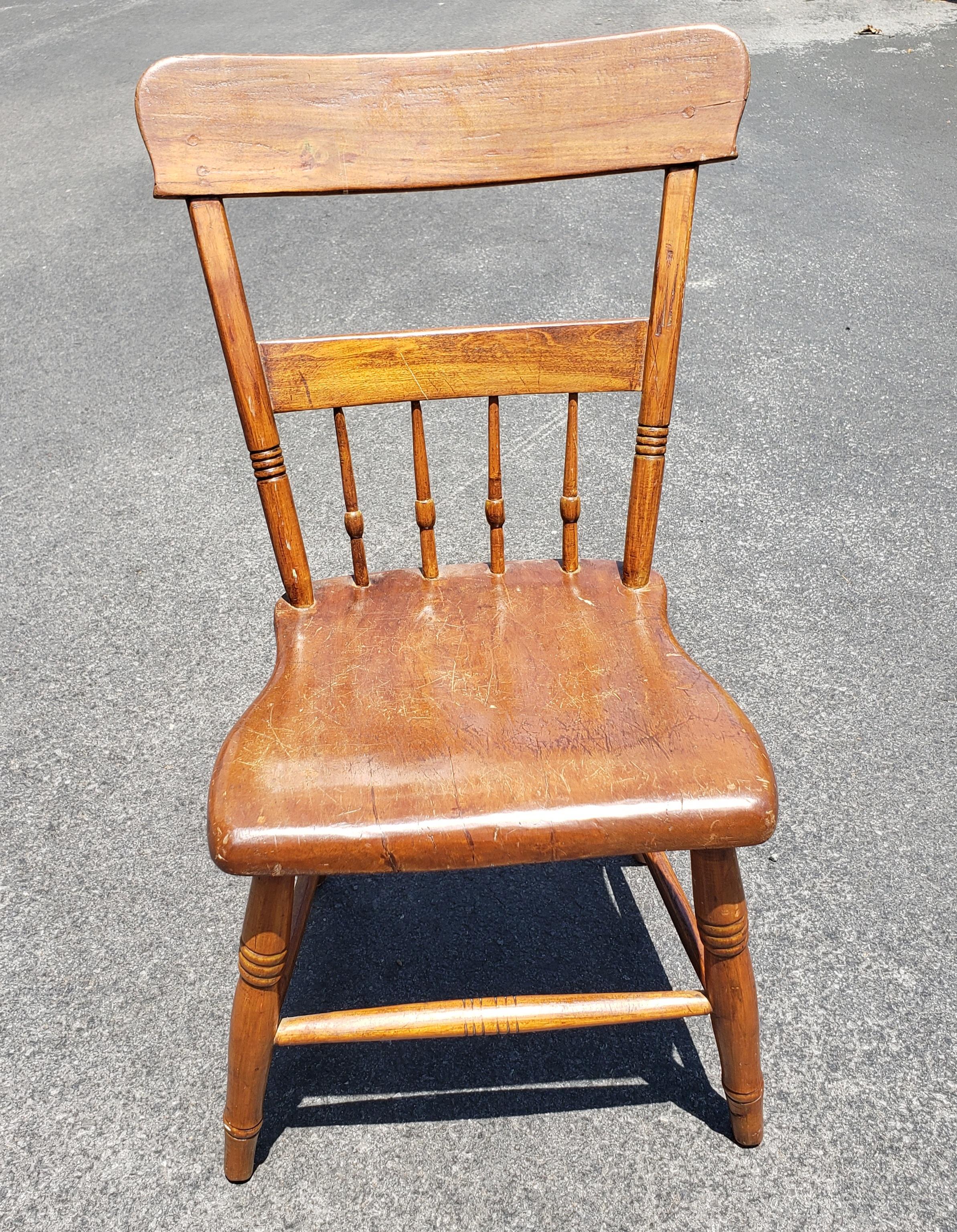 Late 19th Century Early American  HandCrafted Maple Plank Chair For Sale 1