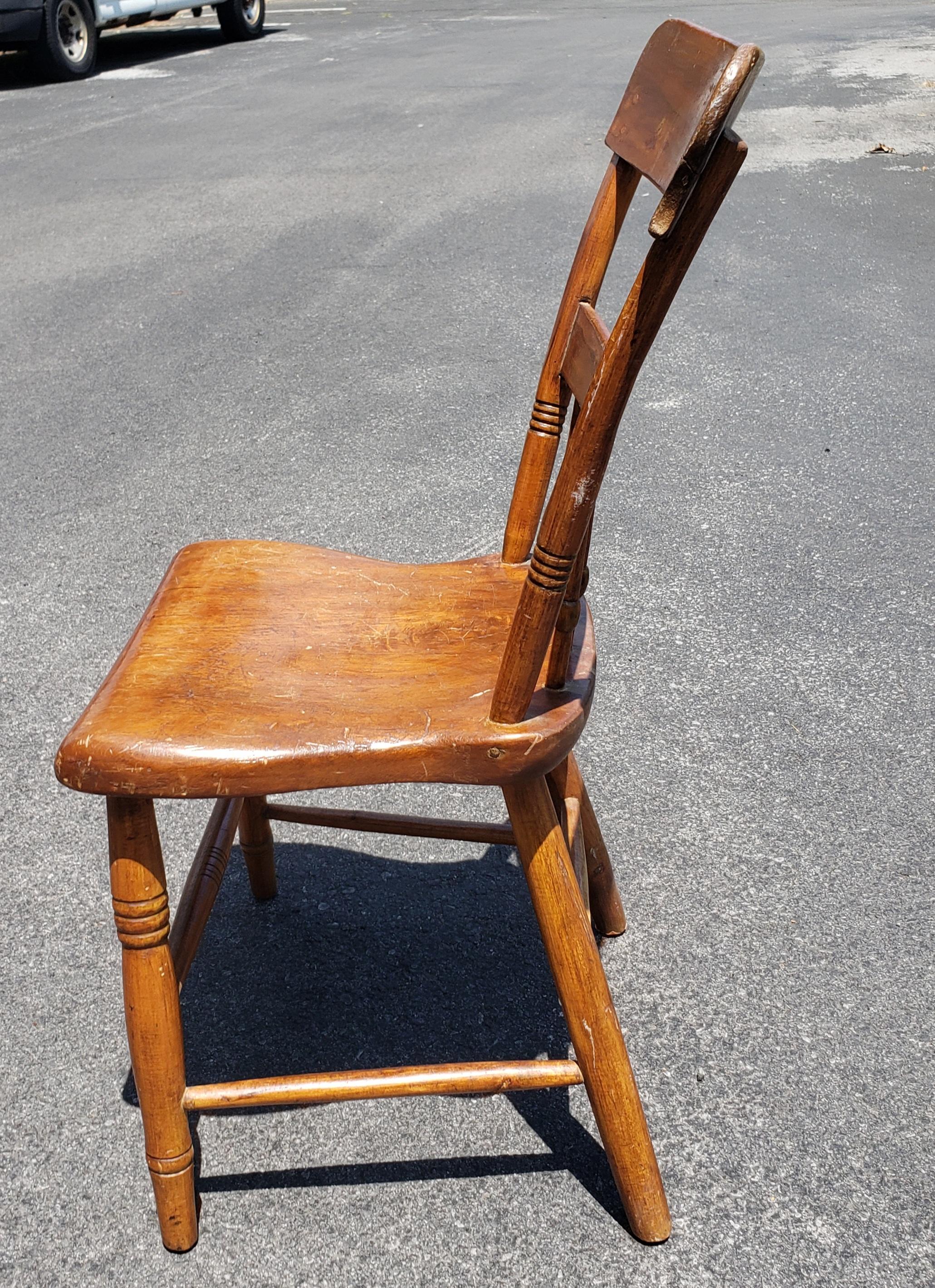 Late 19th Century Early American  HandCrafted Maple Plank Chair For Sale 2
