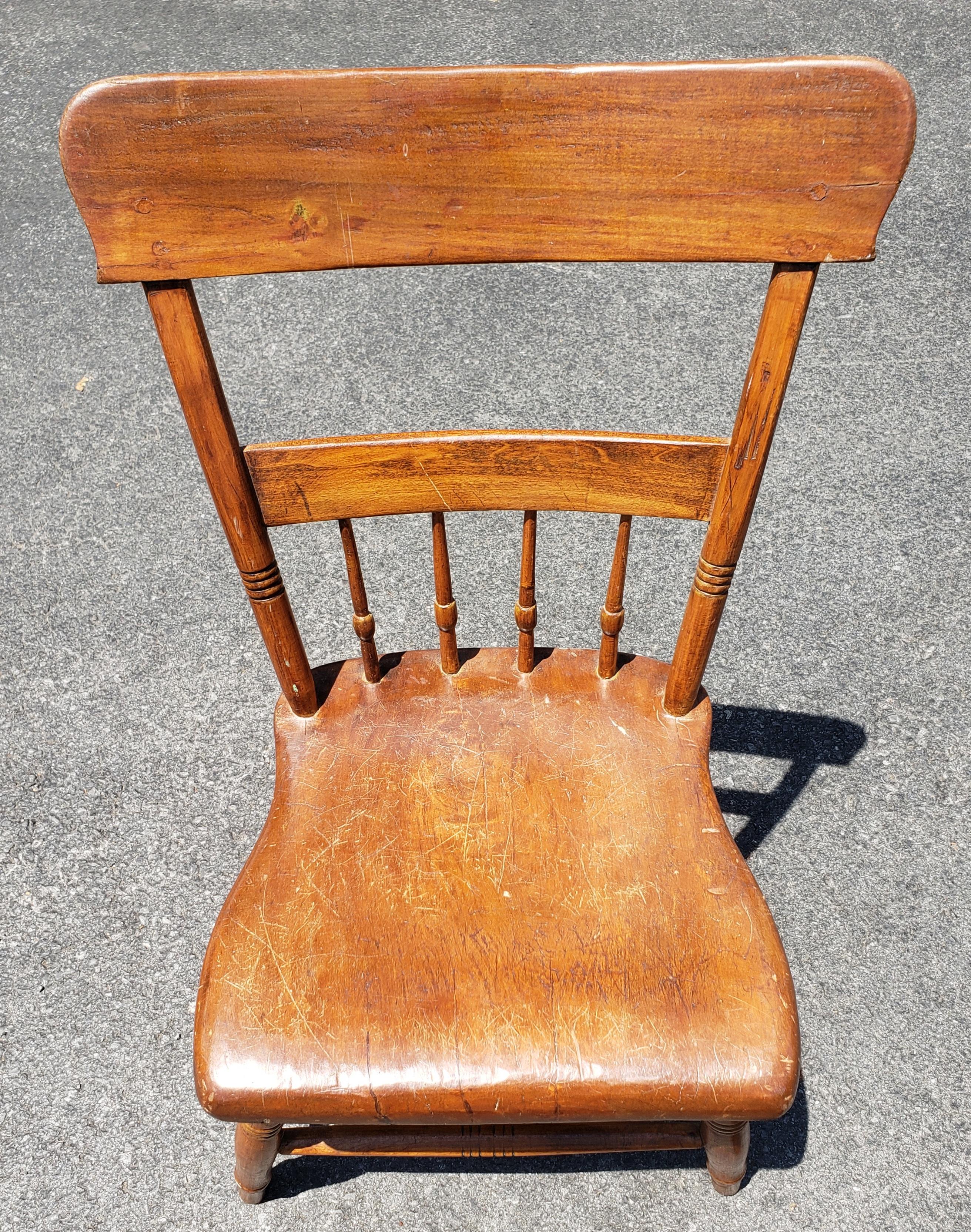 Spätes 19. Jahrhundert Frühes Amerika  HandCrafted Maple Plank Chair (Viktorianisch) im Angebot