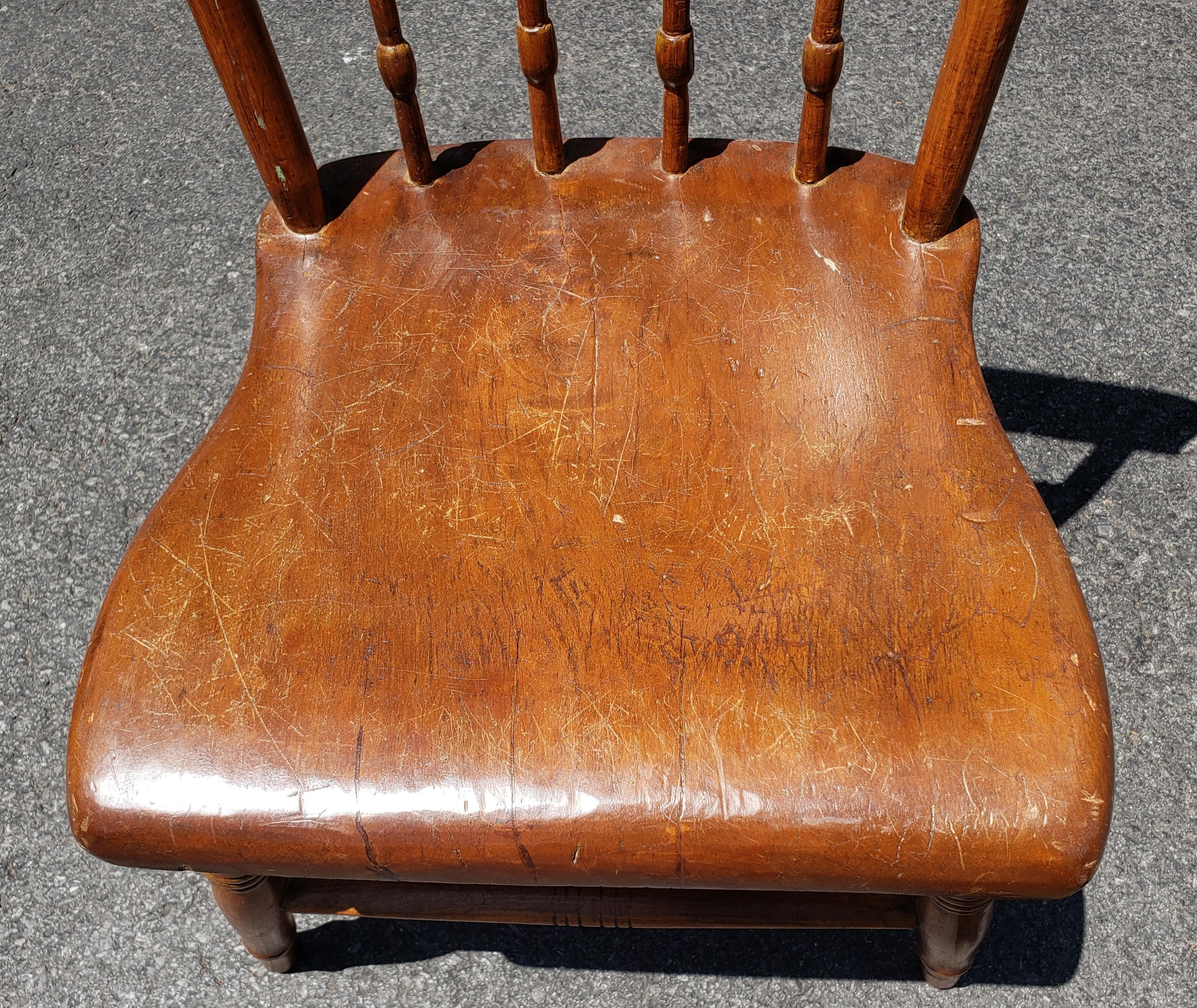 Hand-Crafted Late 19th Century Early American  HandCrafted Maple Plank Chair For Sale
