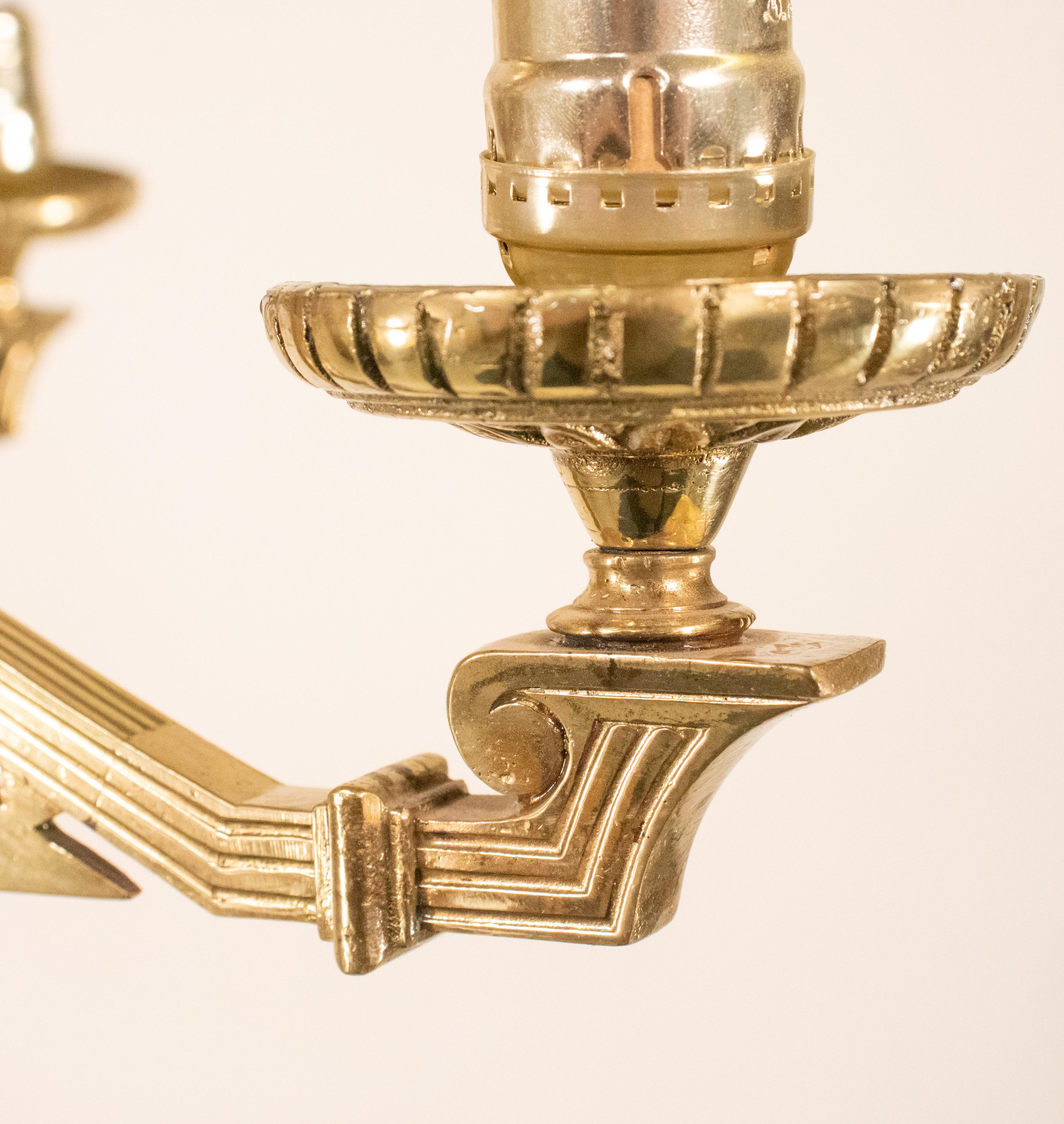 Lampadario a otto luci in bronzo in stile Eastlake della fine del XIX secolo in vendita 10