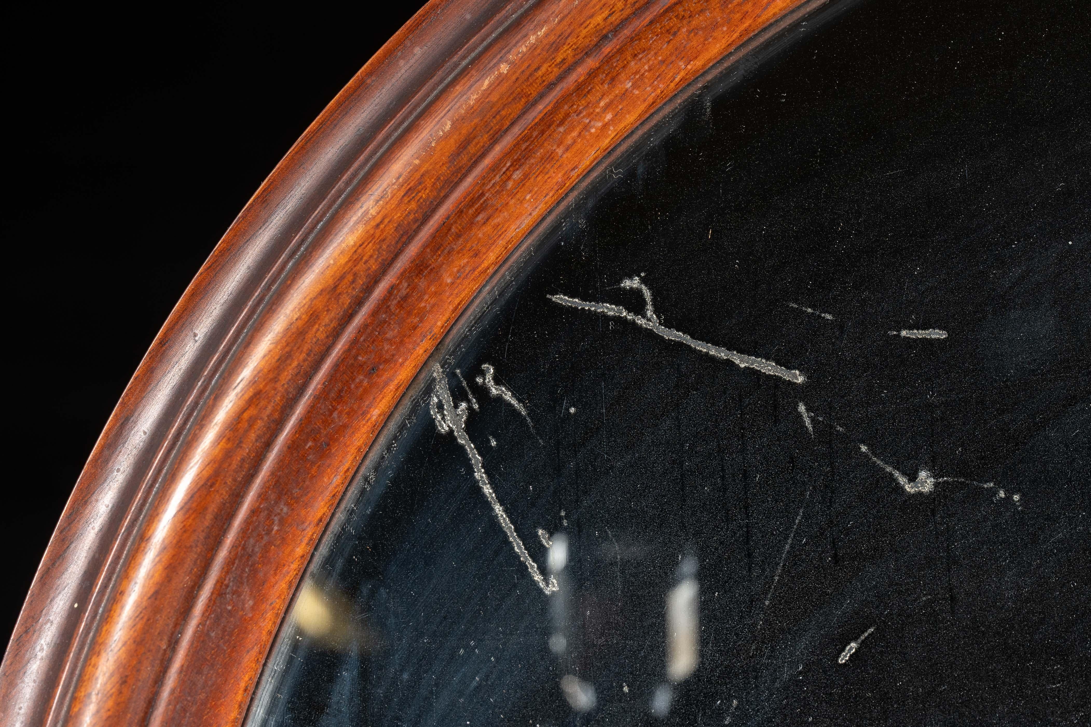 Fin du 19ème siècle Eastlake Commode victorienne en noyer avec miroir et plateau en marbre en vente 9