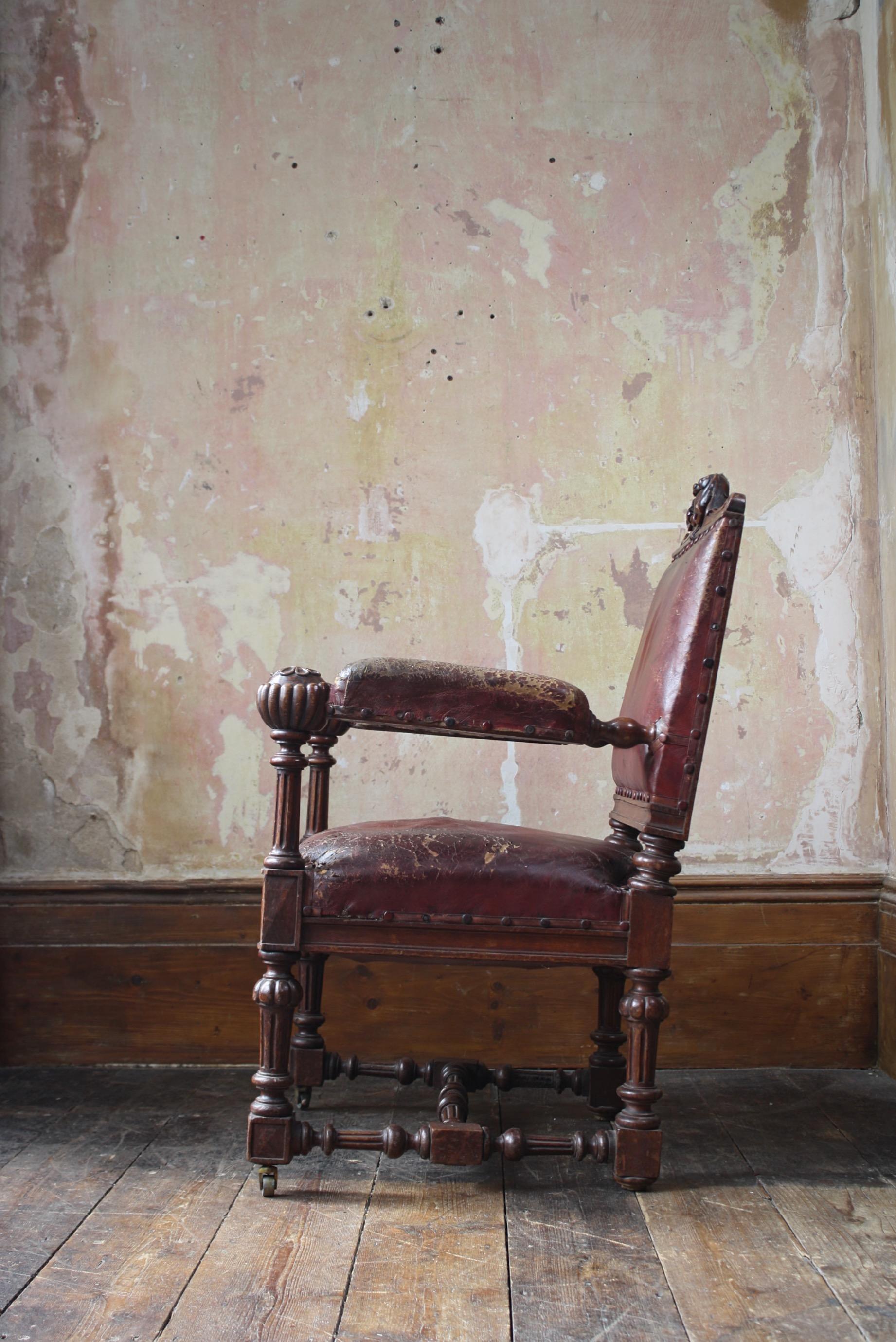Acht viktorianische Esszimmerstühle aus rotem schottischem Leder und Eiche aus dem späten 19. Jahrhundert  12