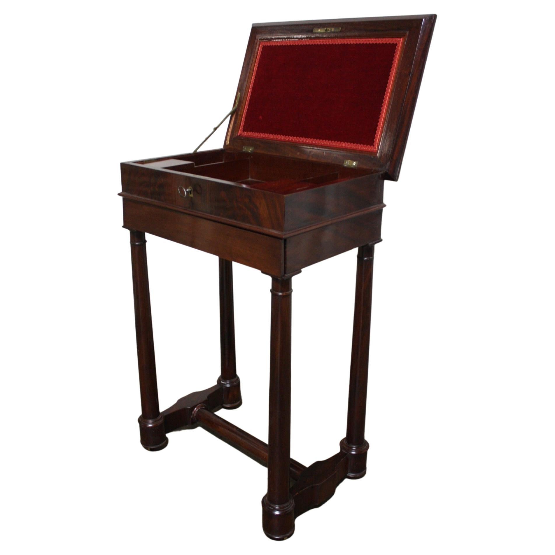 Table d'appoint de style Empire de la fin du XIXe siècle en vente