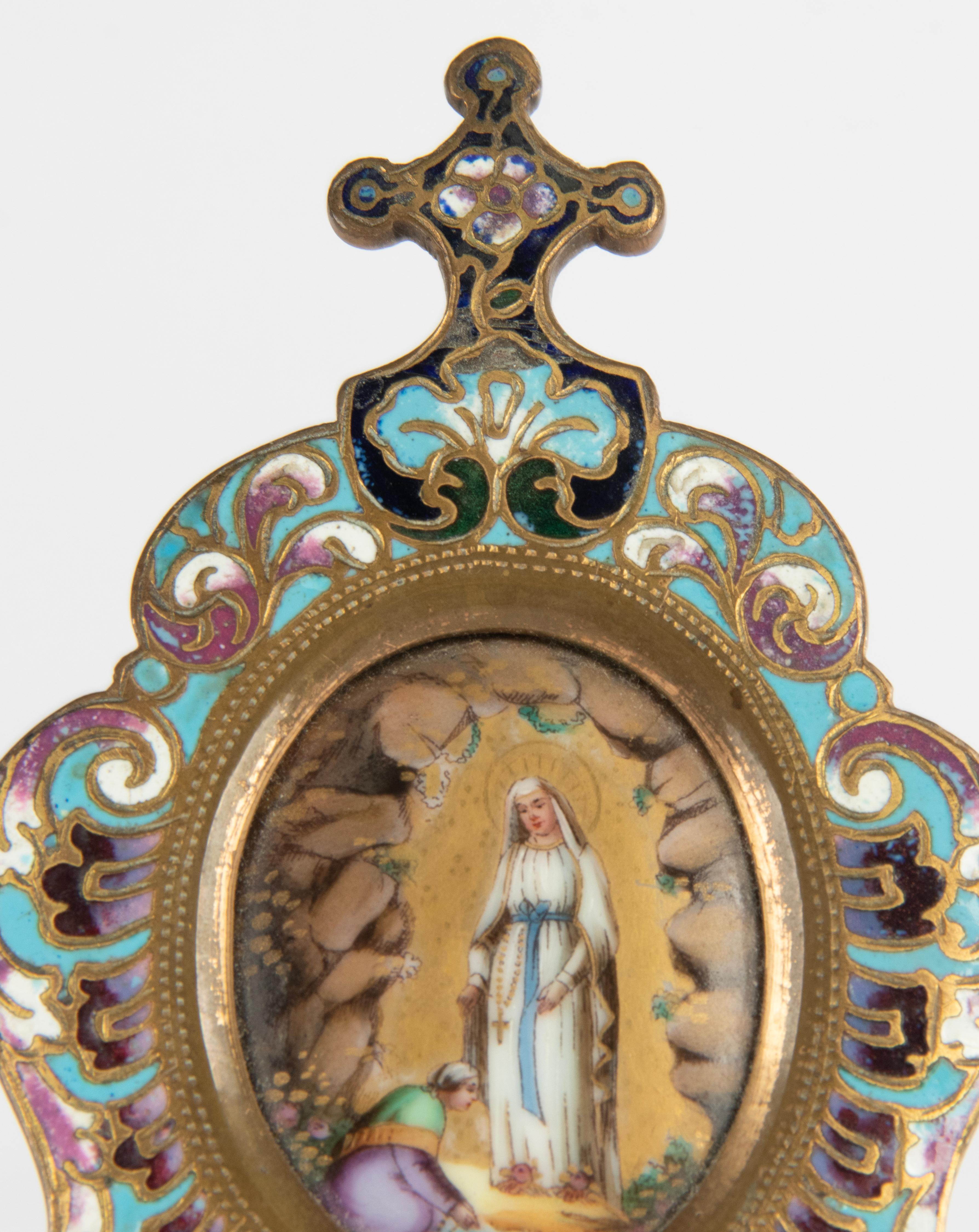 Late 19th Century Enamal Cloissoné Maria with Jesus Plaque Stand In Good Condition For Sale In Casteren, Noord-Brabant