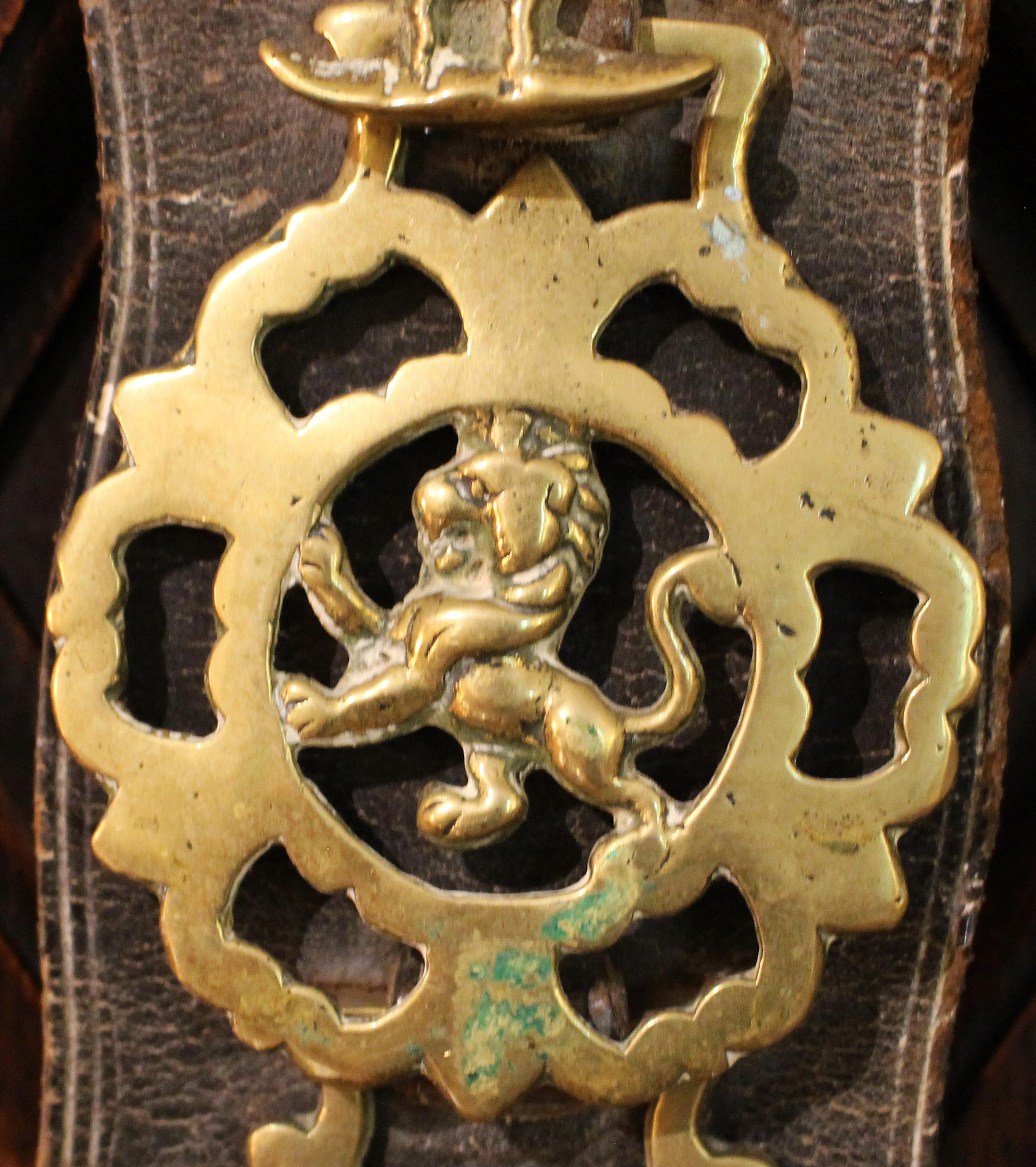 Late 19th Century English 5-Brass Leather Horse Strap In Good Condition For Sale In Chapel Hill, NC