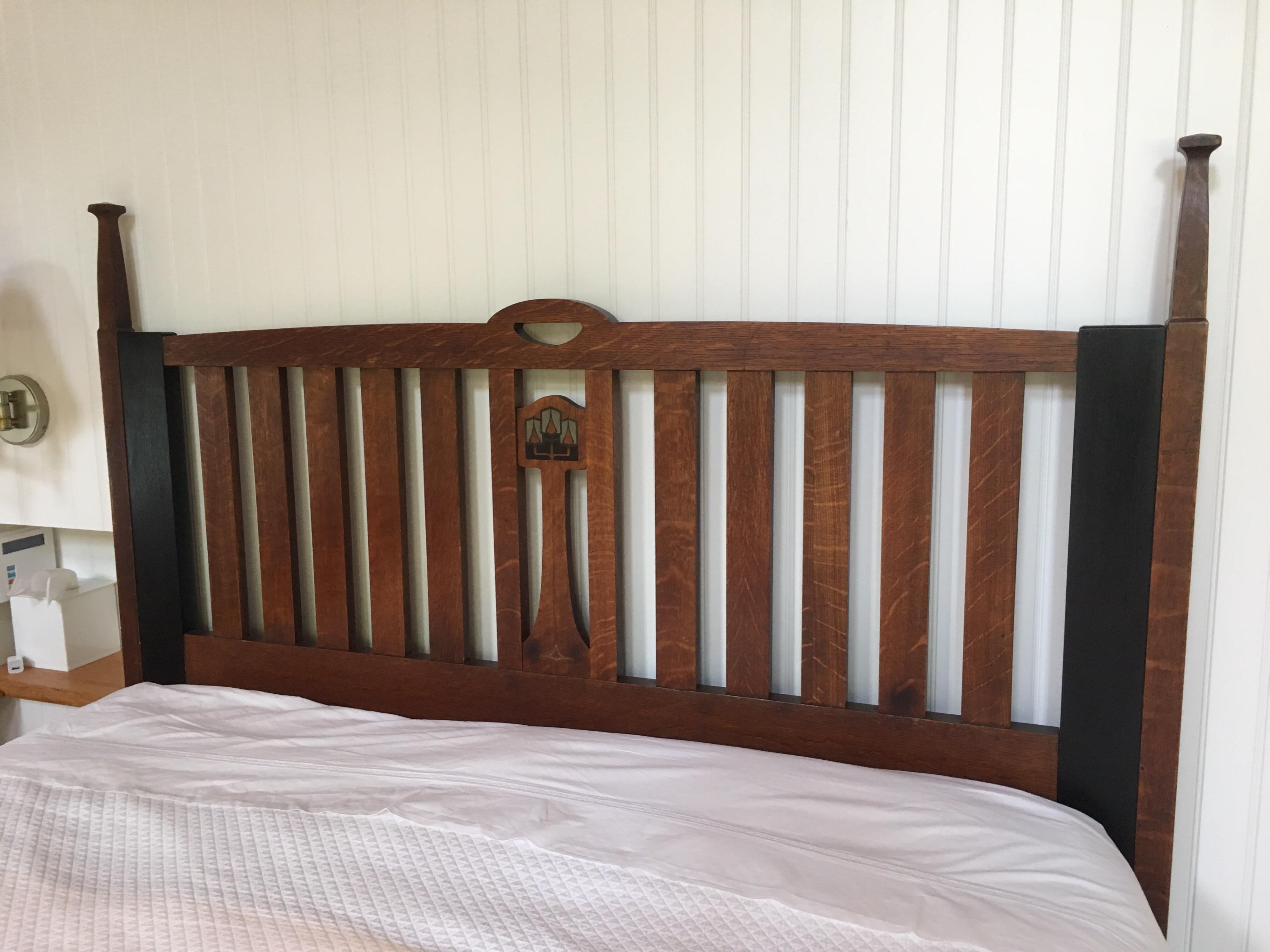 Late 19th Century English Arts & Crafts Oak Converted Queen Bed Frame In Good Condition In Southampton, NY