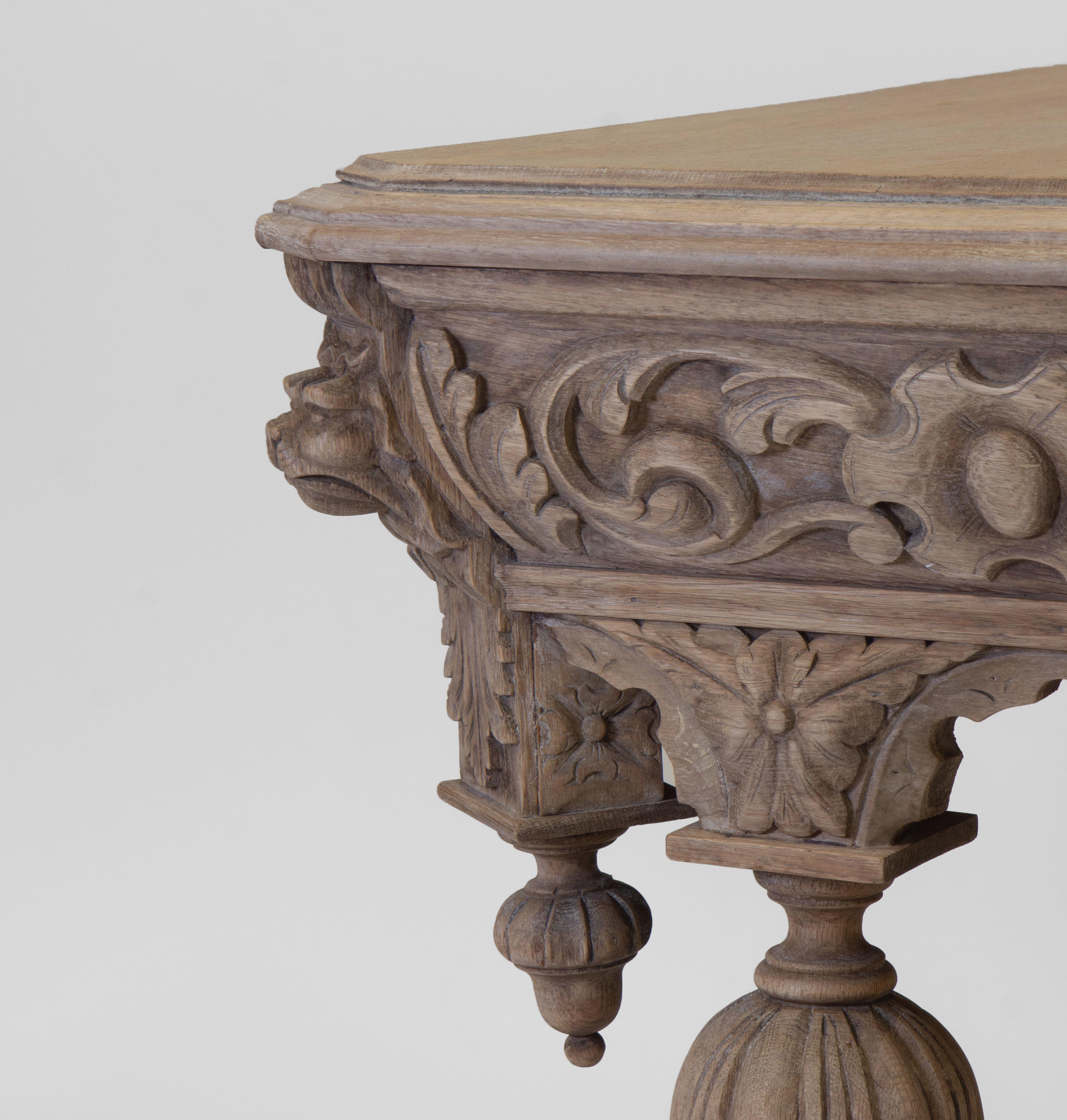 Late 19th Century English Bleached Carved Oak Hall Centre Table with Drawer For Sale 1