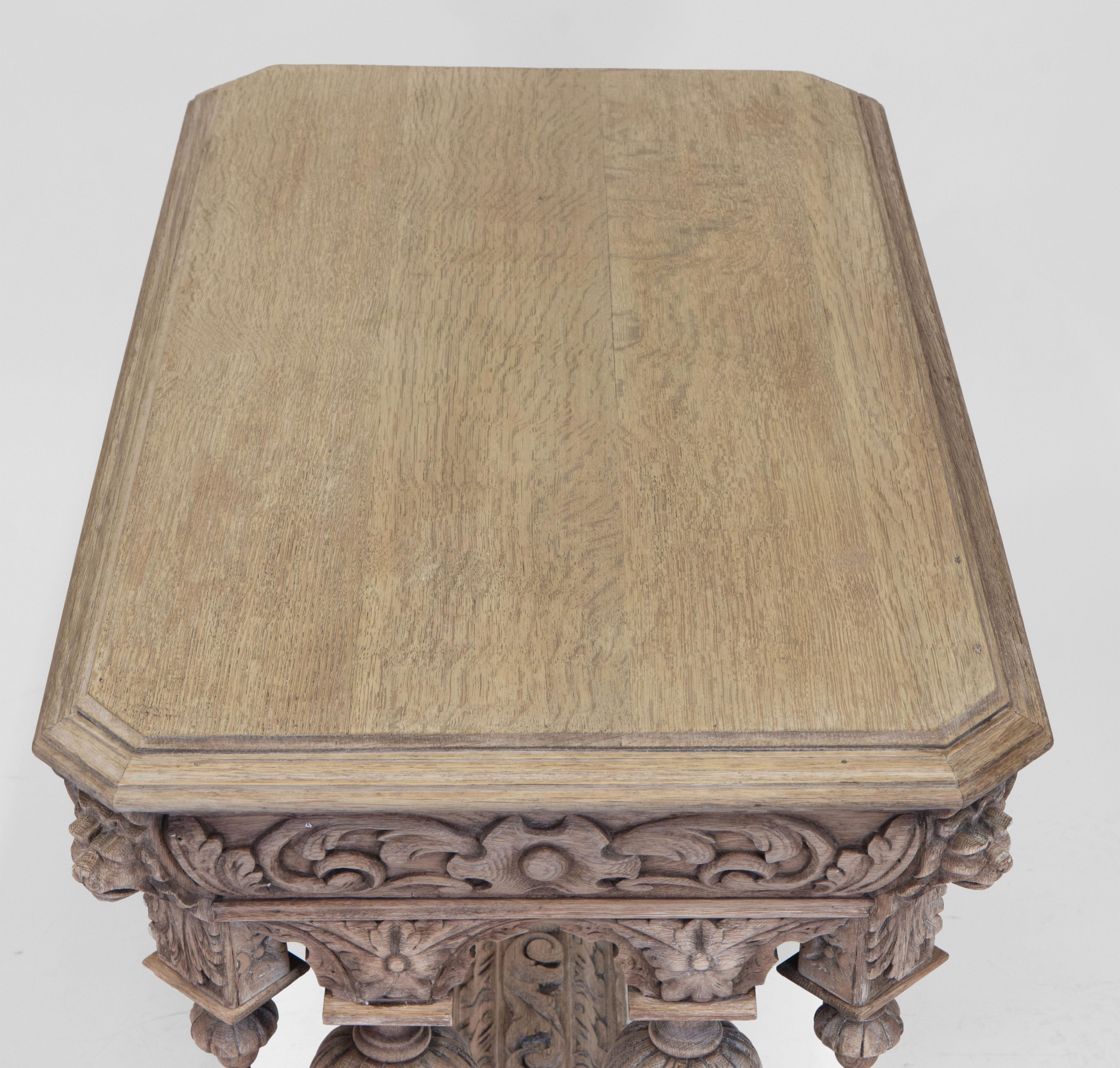 Late 19th Century English Bleached Carved Oak Hall Centre Table with Drawer For Sale 3