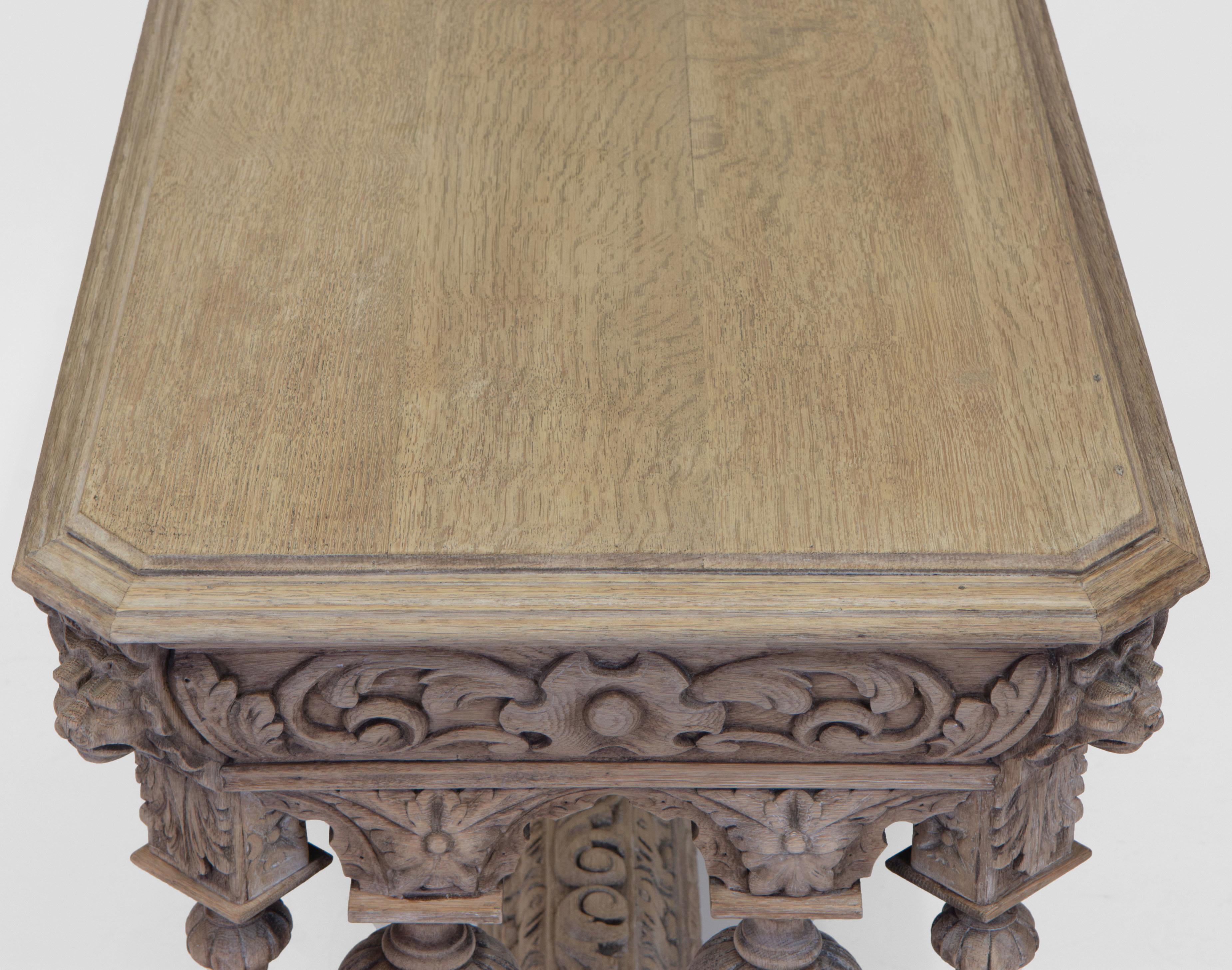 Late 19th Century English Bleached Carved Oak Hall Centre Table with Drawer For Sale 4